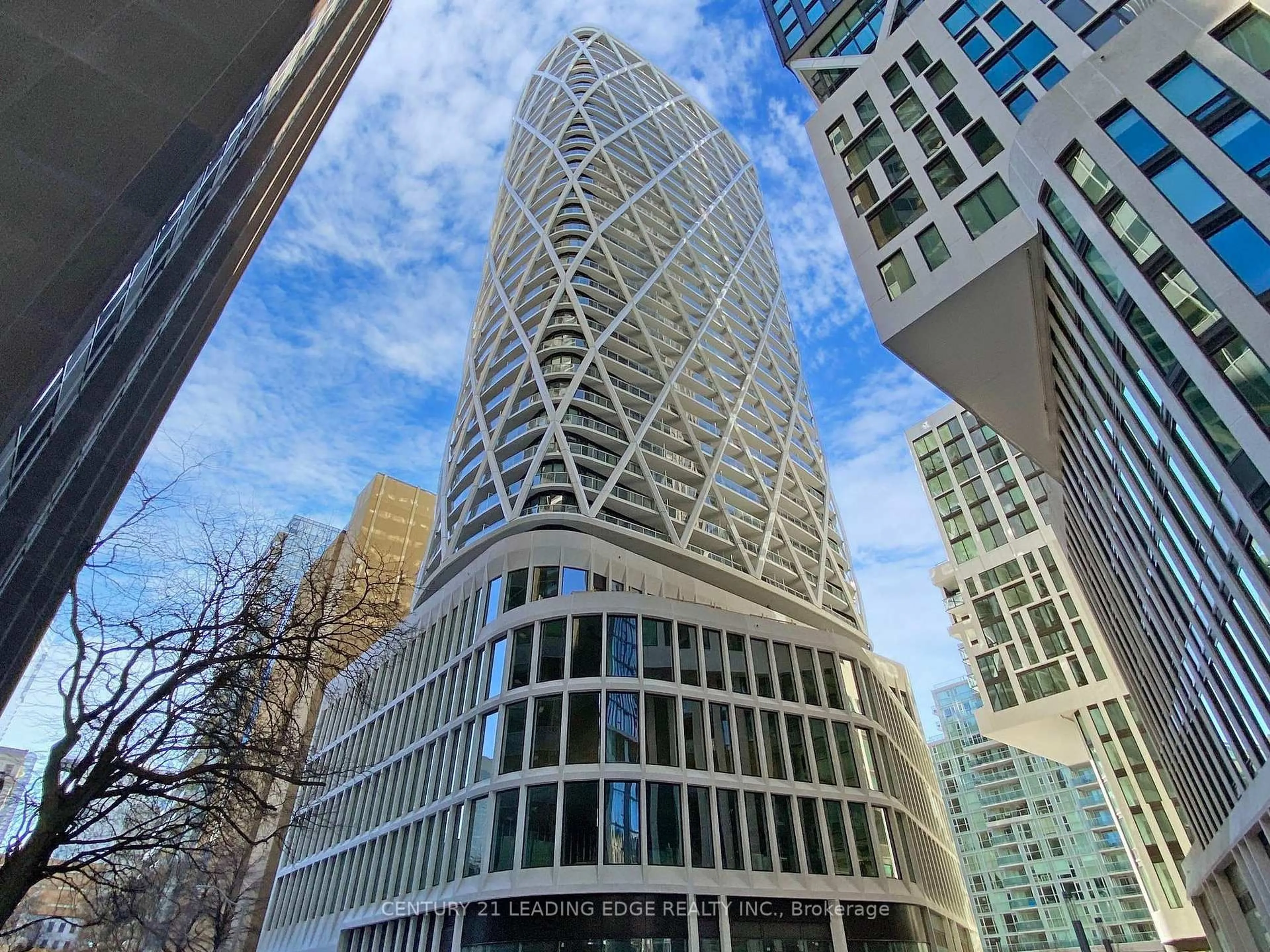 Indoor foyer for 230 Simcoe St #2214, Toronto Ontario M5T 0G7