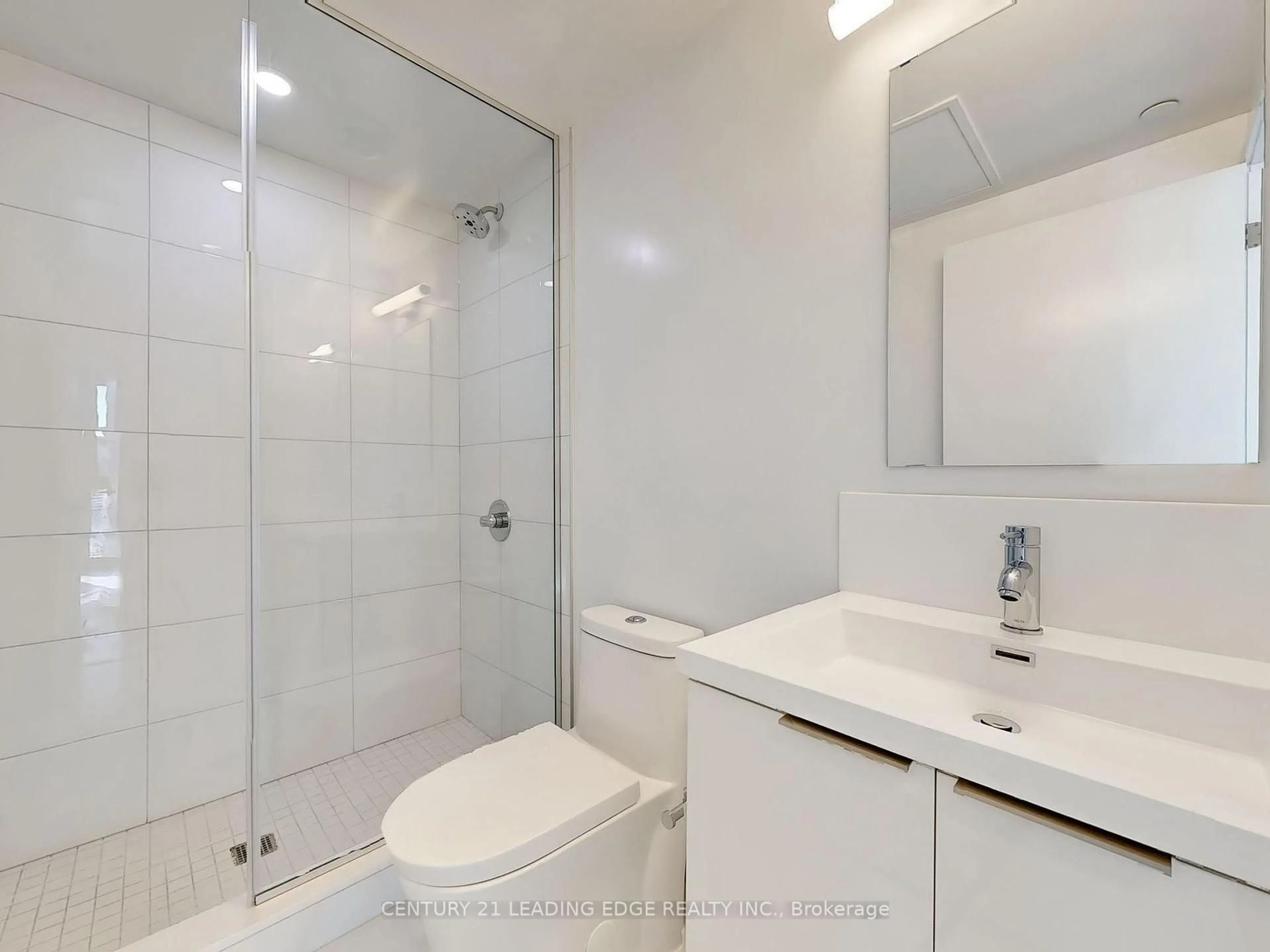 Standard bathroom, ceramic/tile floor for 230 Simcoe St #2214, Toronto Ontario M5T 0G7