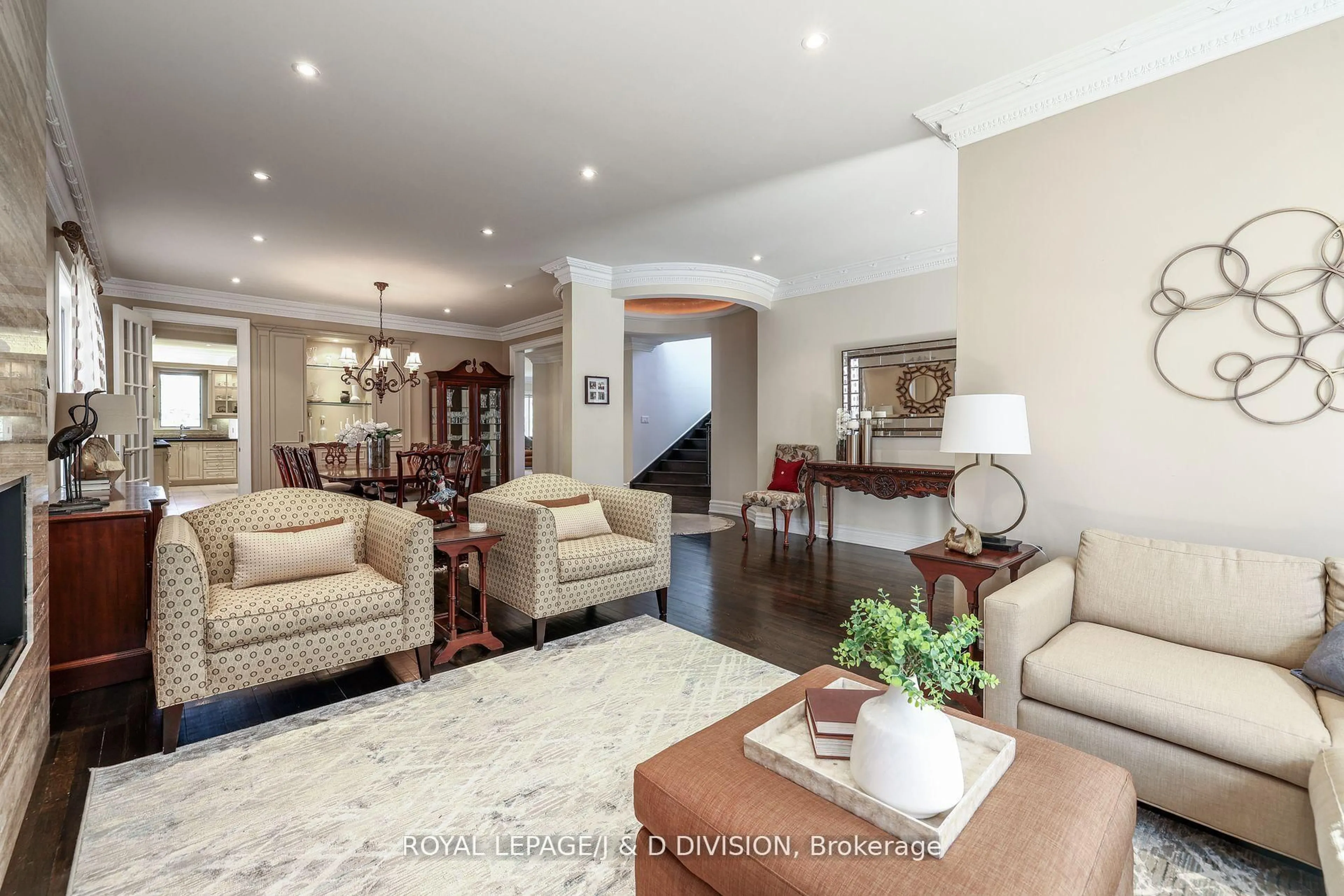 Living room with furniture, unknown for 82 Munro Blvd, Toronto Ontario M2P 1C4
