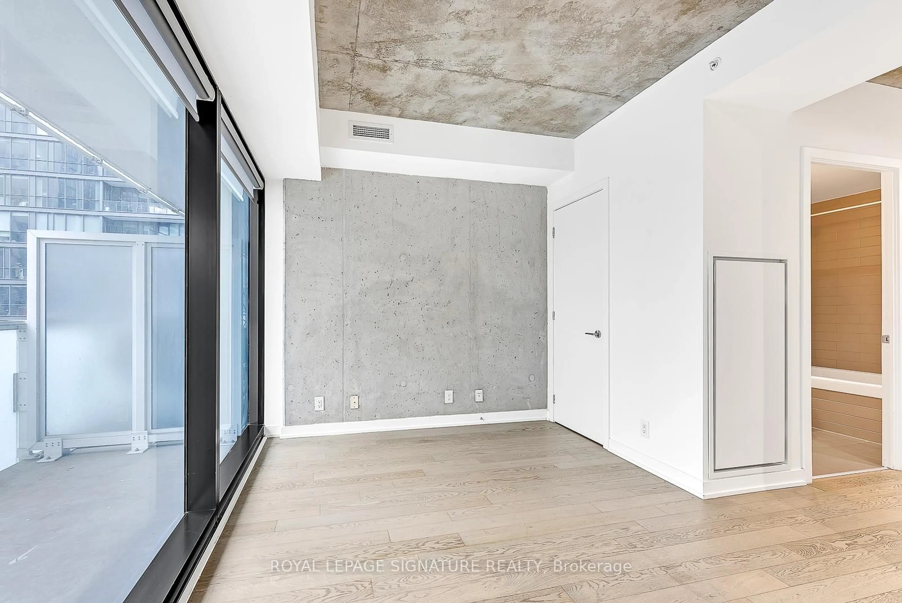 Indoor entryway for 11 Charlotte St #2201, Toronto Ontario M5V 0M6