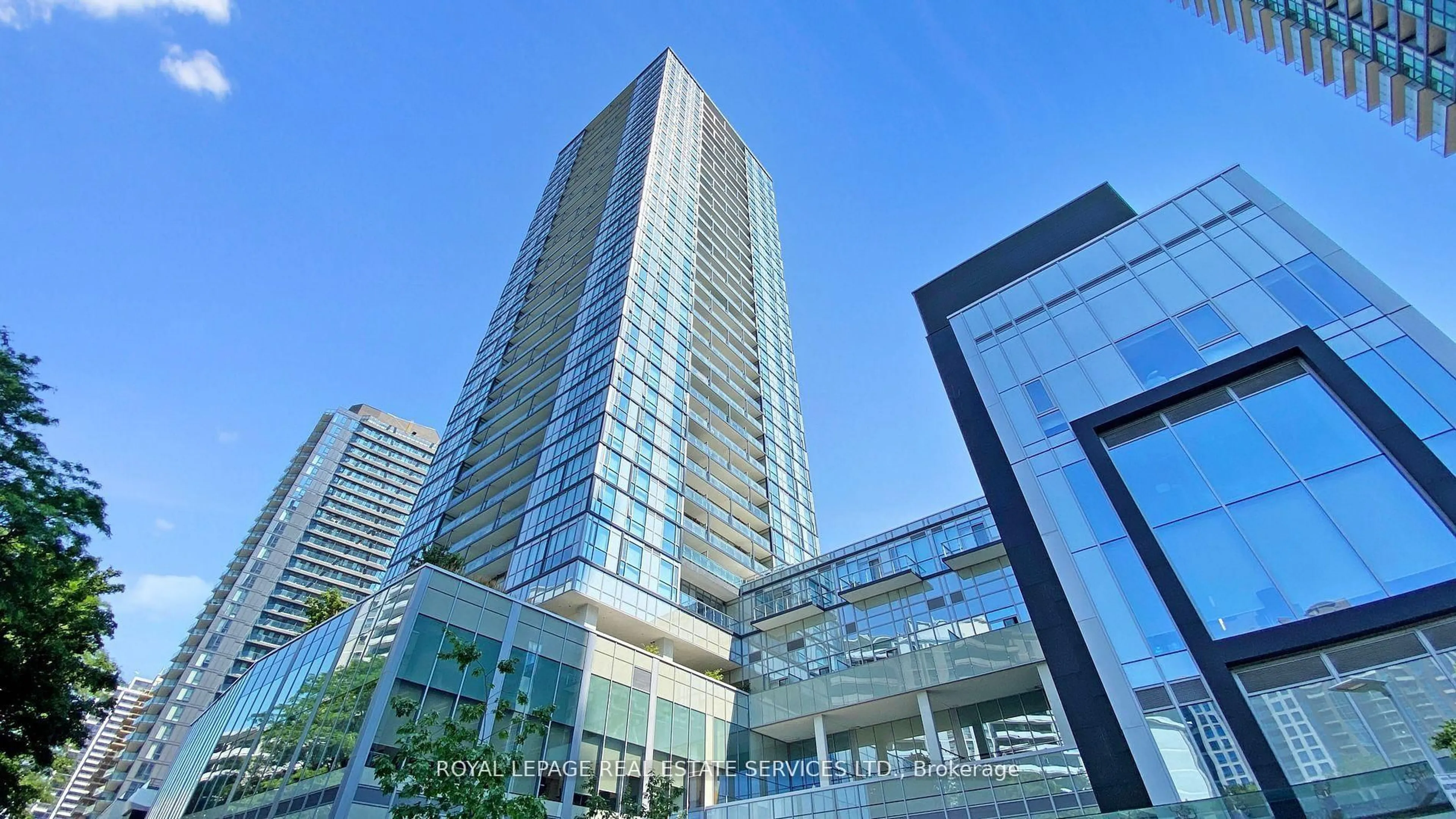 Indoor foyer for 5180 Yonge St #1004, Toronto Ontario M2N 0K6