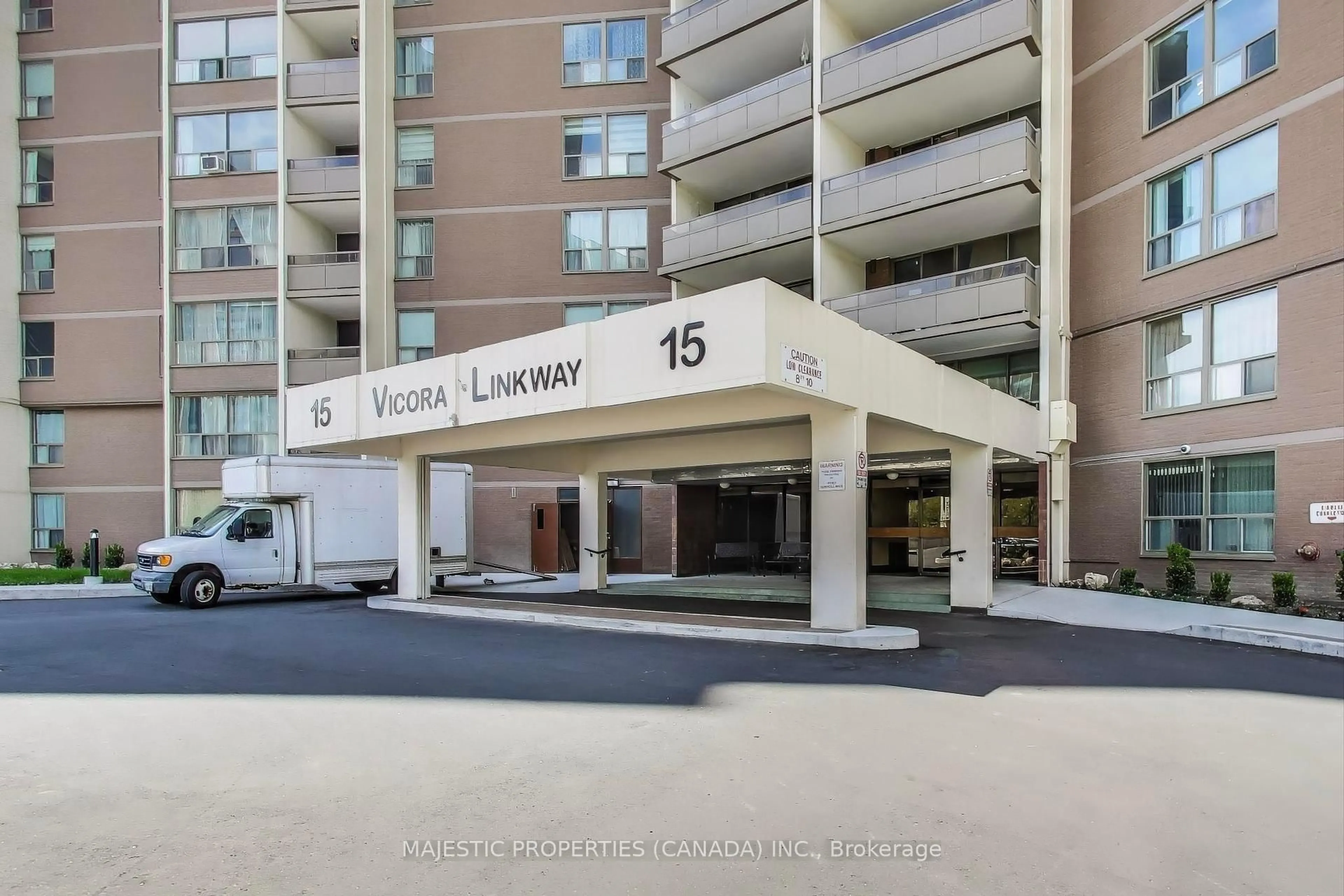 Indoor foyer for 15 Vicora Link Way #1216, Toronto Ontario M3C 1A8