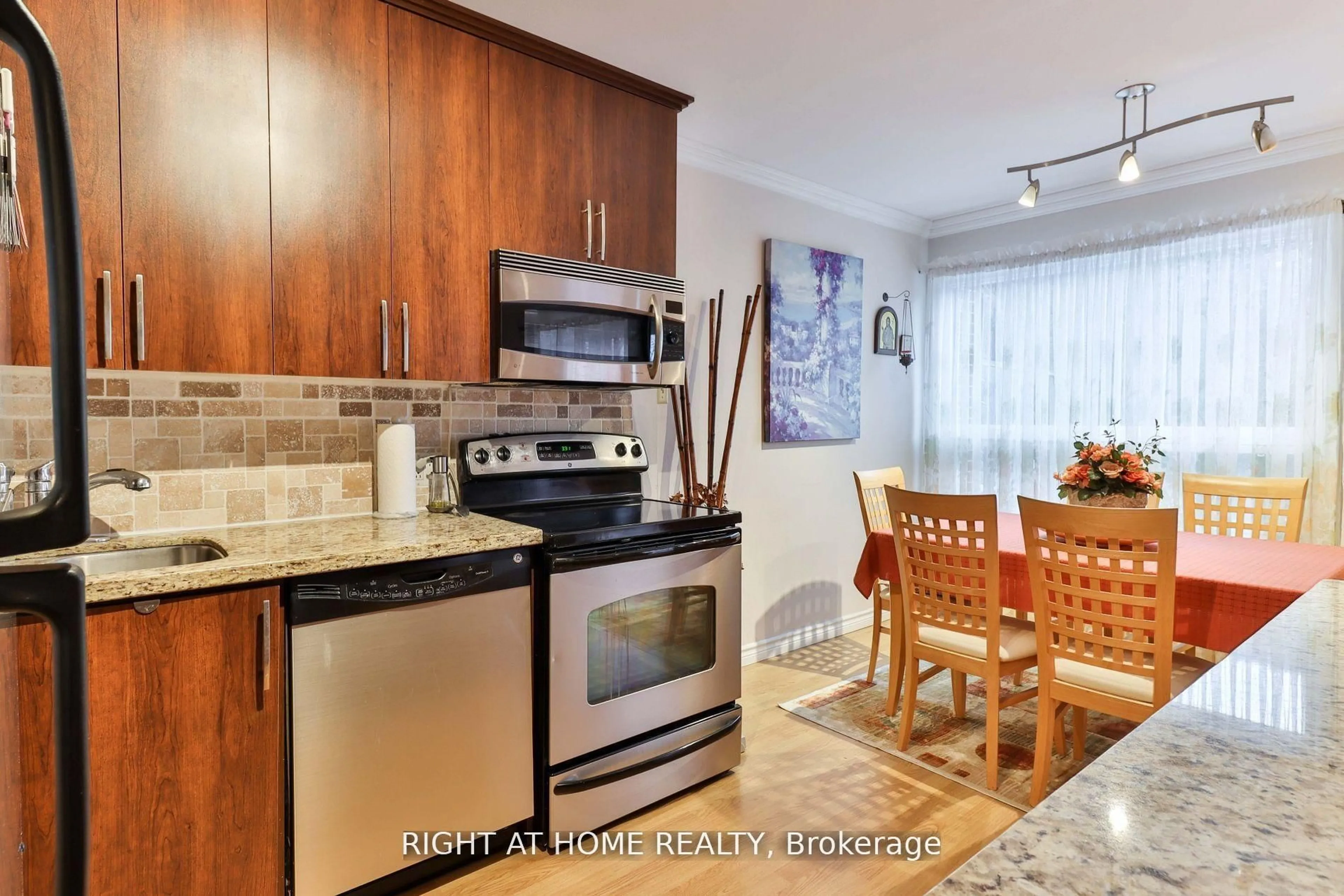 Standard kitchen, unknown for 50 Three Valleys Dr #12, Toronto Ontario M3A 3B5