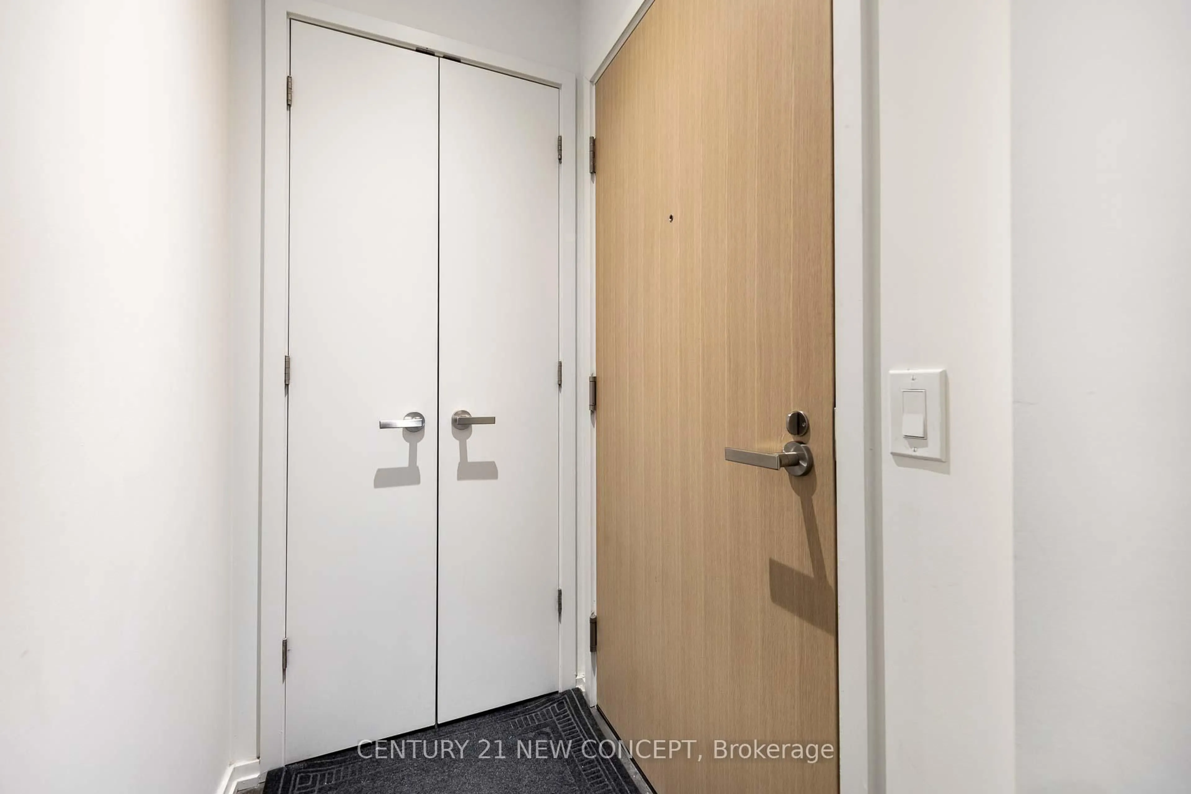 Indoor entryway for 5 Soudan Ave #1107, Toronto Ontario M4S 0B1