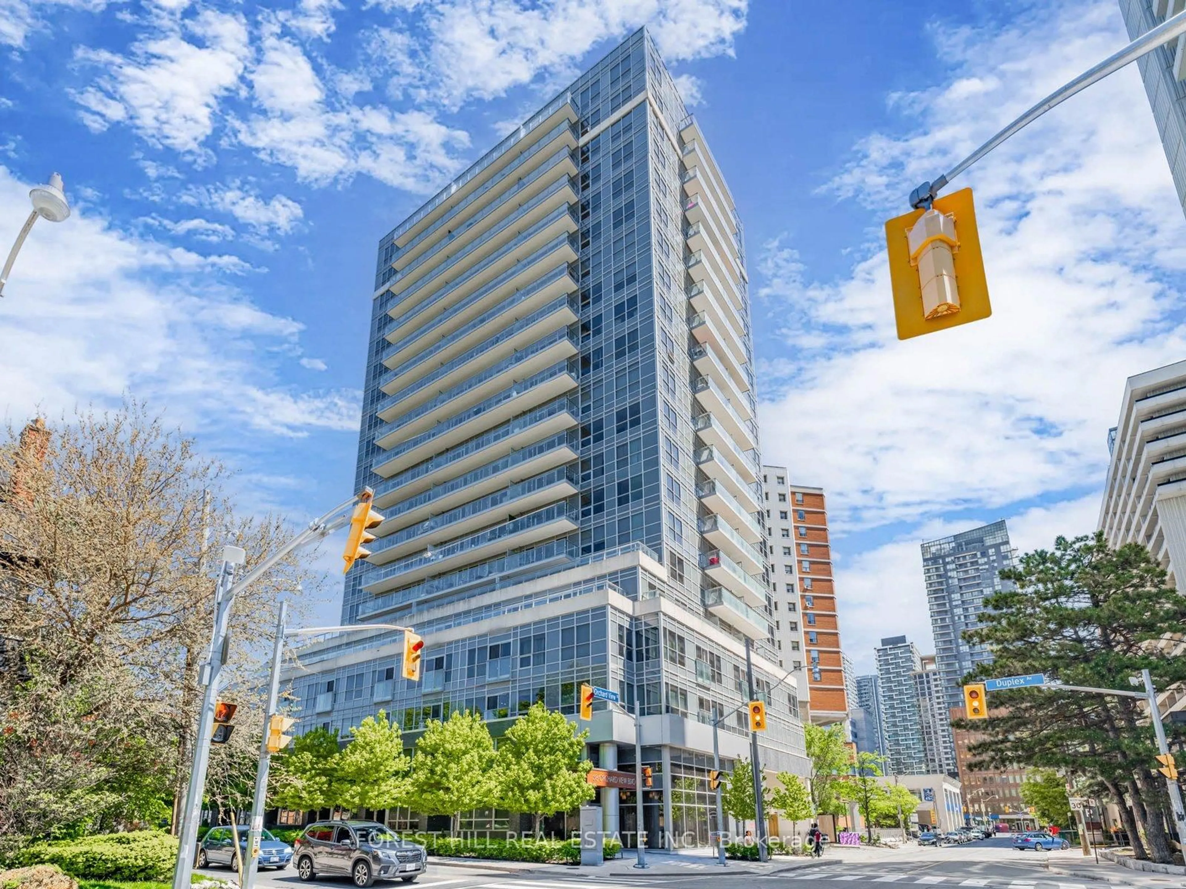 Indoor foyer for 58 Orchard View Blvd #510, Toronto Ontario M4R 1B9