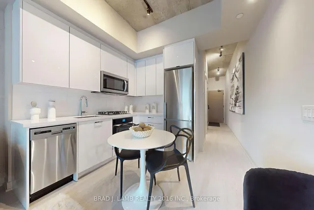Additional property image - 195 McCaul St Unit 613