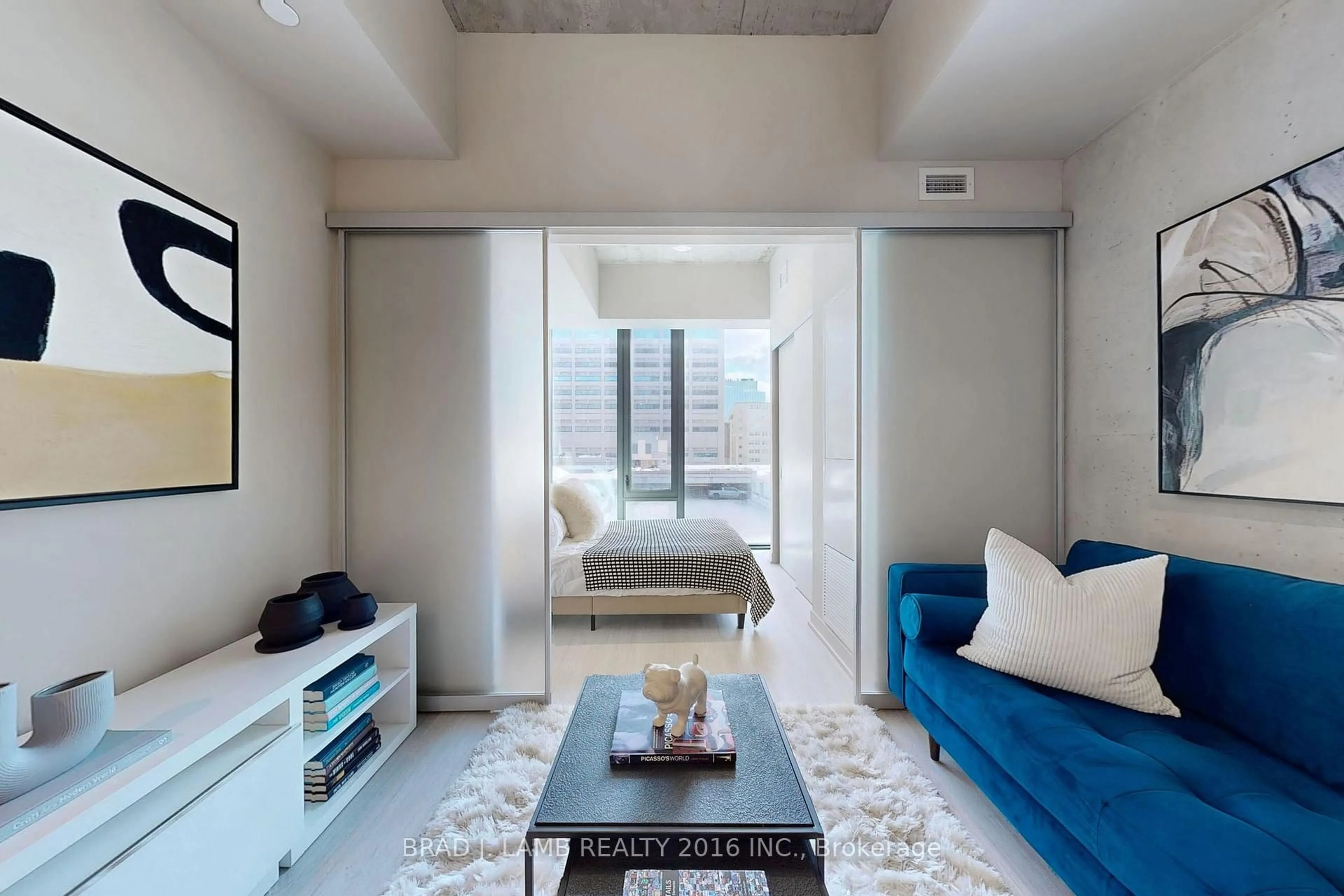 Living room with furniture, unknown for 195 McCaul St #613, Toronto Ontario M5T 0E5
