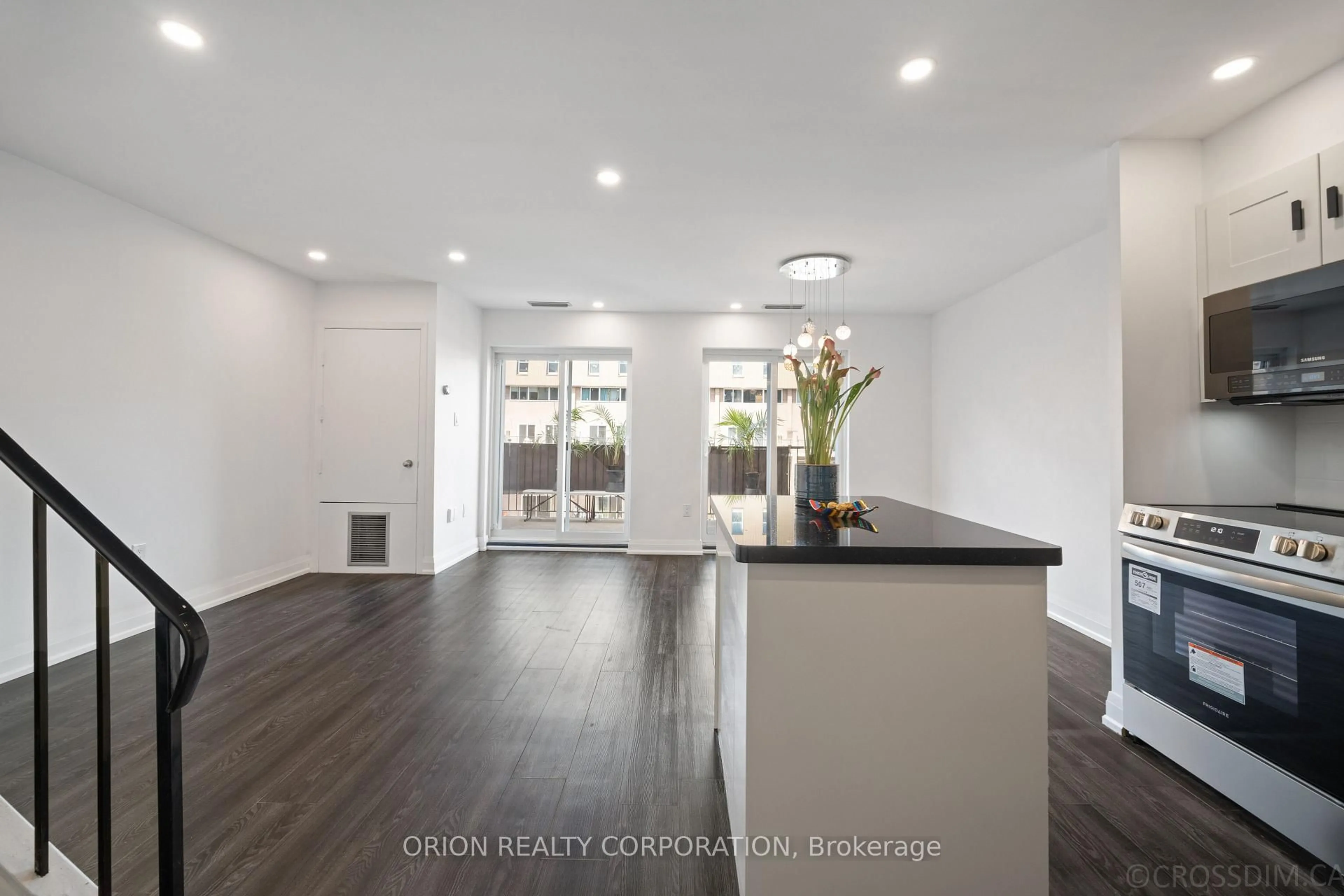 Unknown for 165 Cherokee Blvd #236, Toronto Ontario M2J 4T7