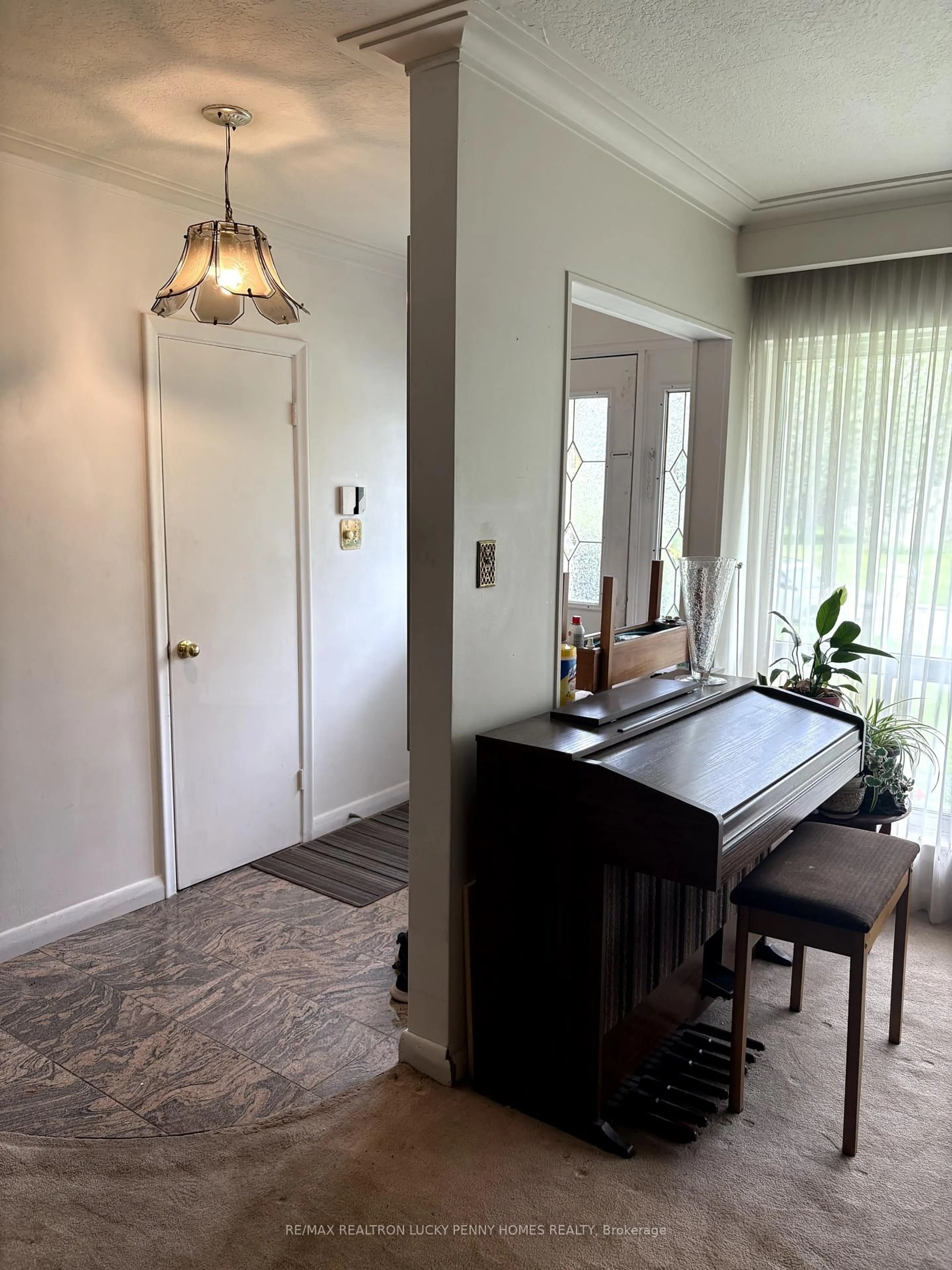 Unknown for 61 Hurlingham Cres, Toronto Ontario M3B 2P9