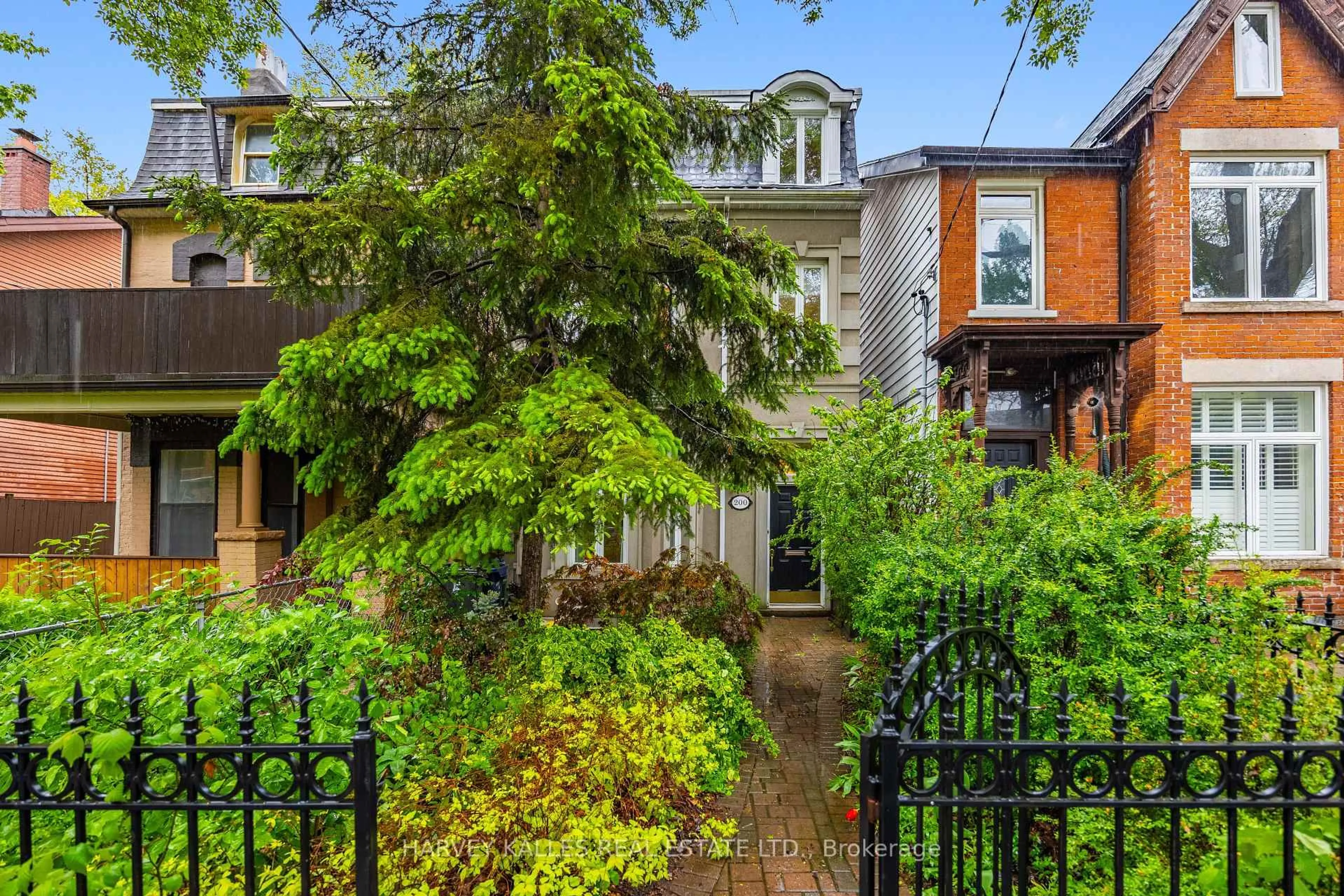 Unknown for 200 Seaton St, Toronto Ontario M5A 2T4