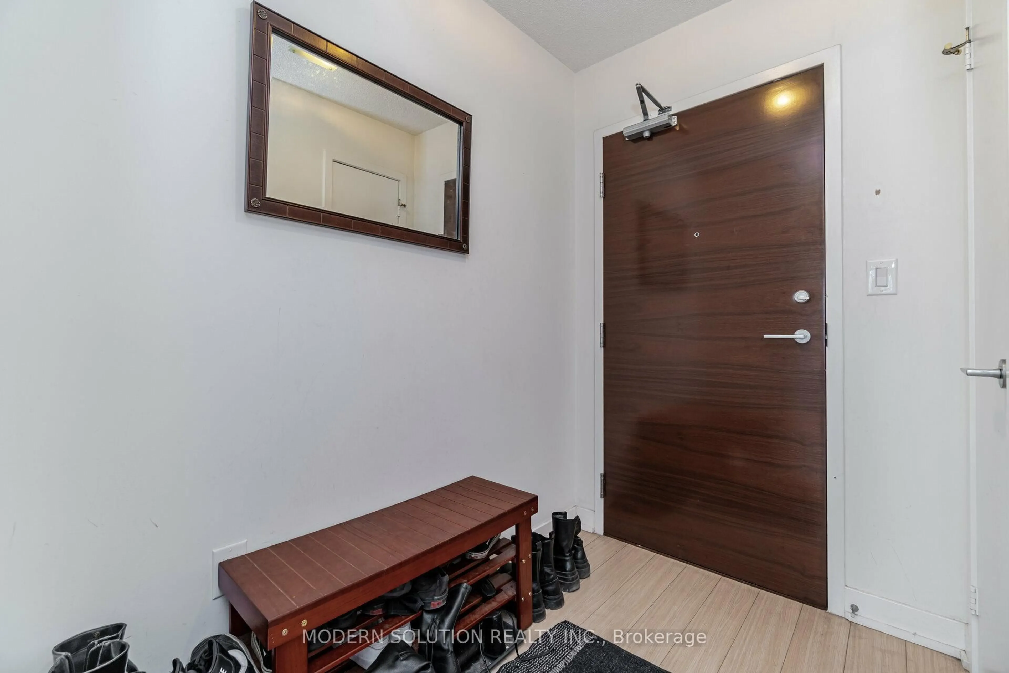 Unknown for 10 Capreol Crt #925, Toronto Ontario M5V 4B3
