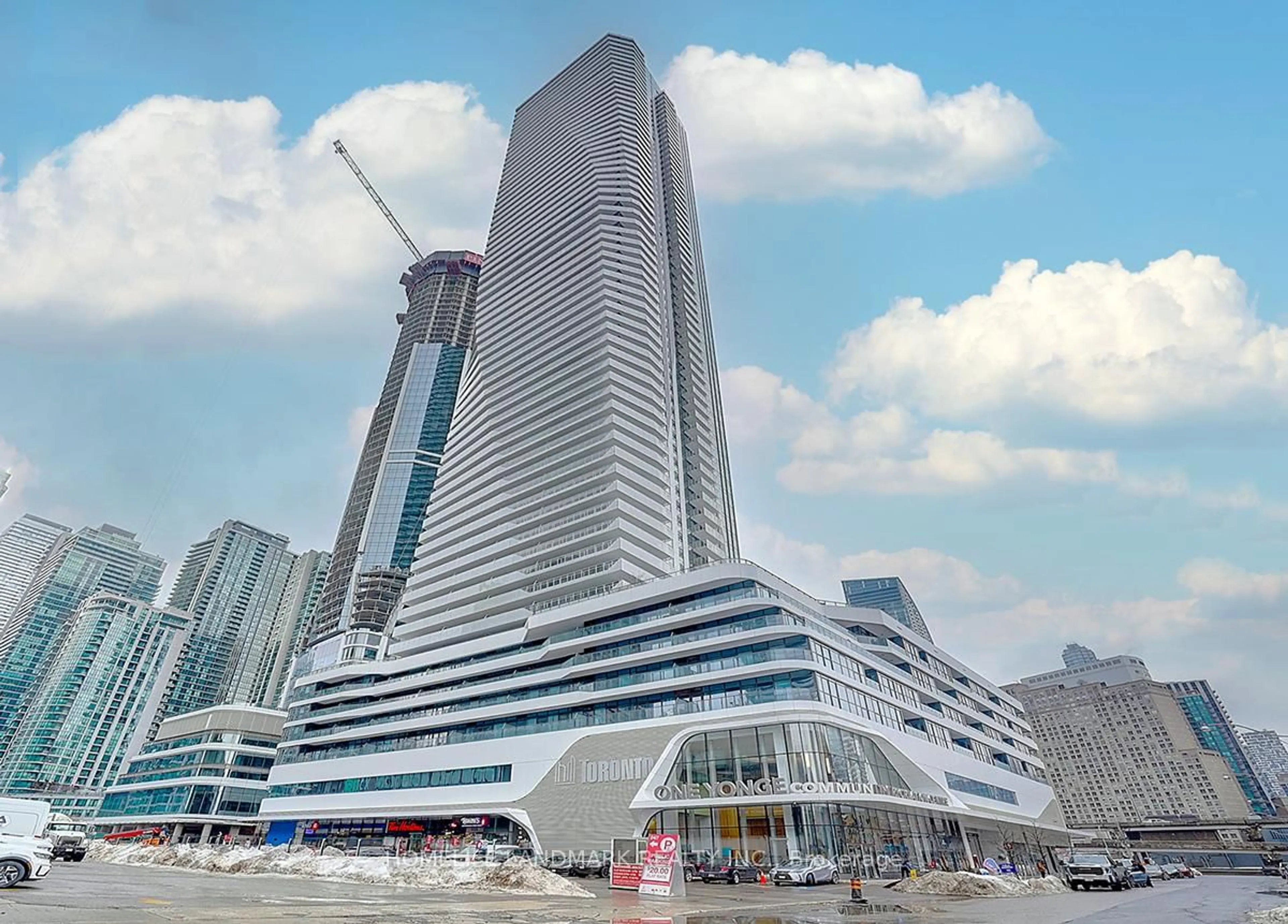 Indoor foyer for 28 Freeland St #2707, Toronto Ontario M5E 0E3