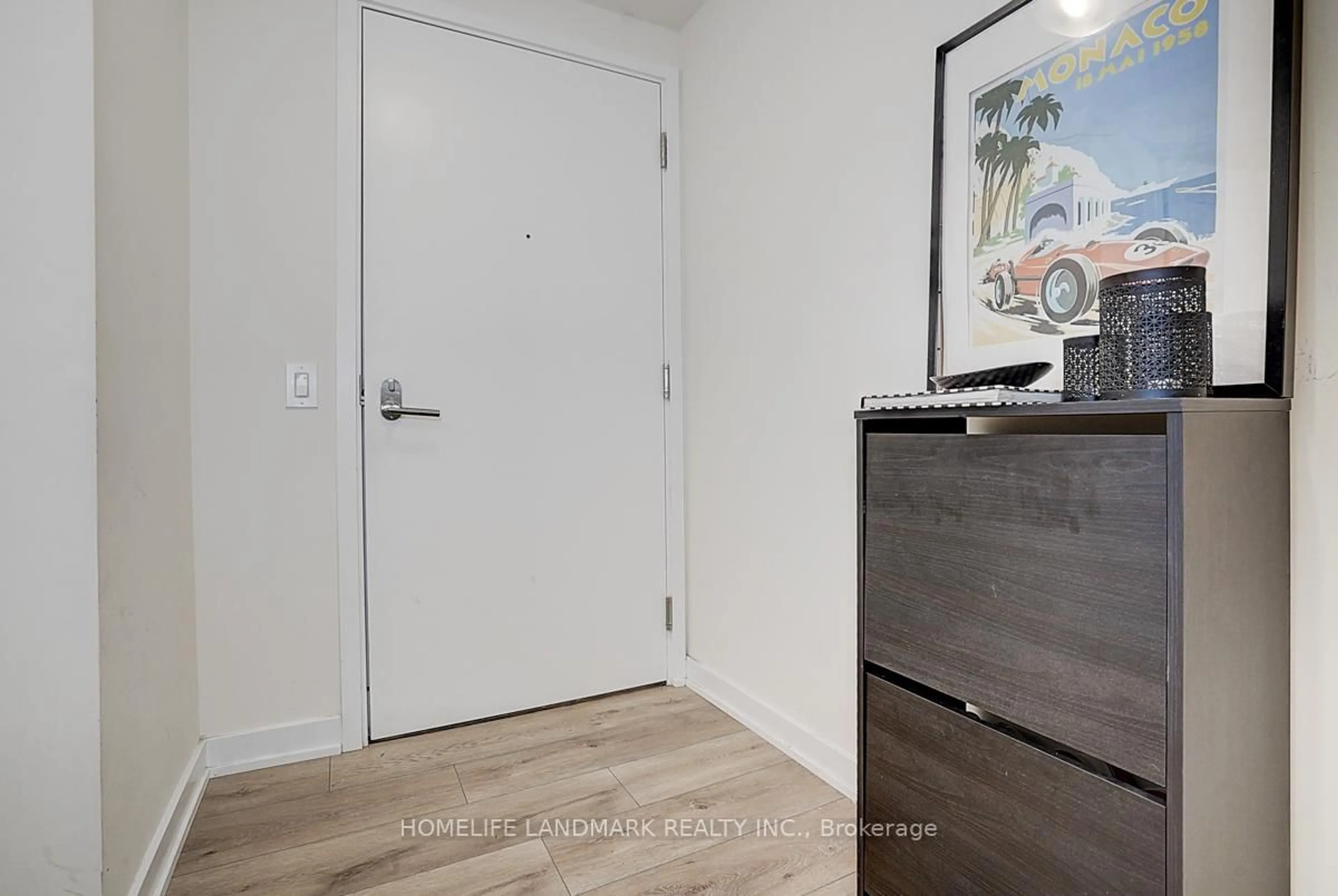Indoor entryway for 28 Freeland St #2707, Toronto Ontario M5E 0E3