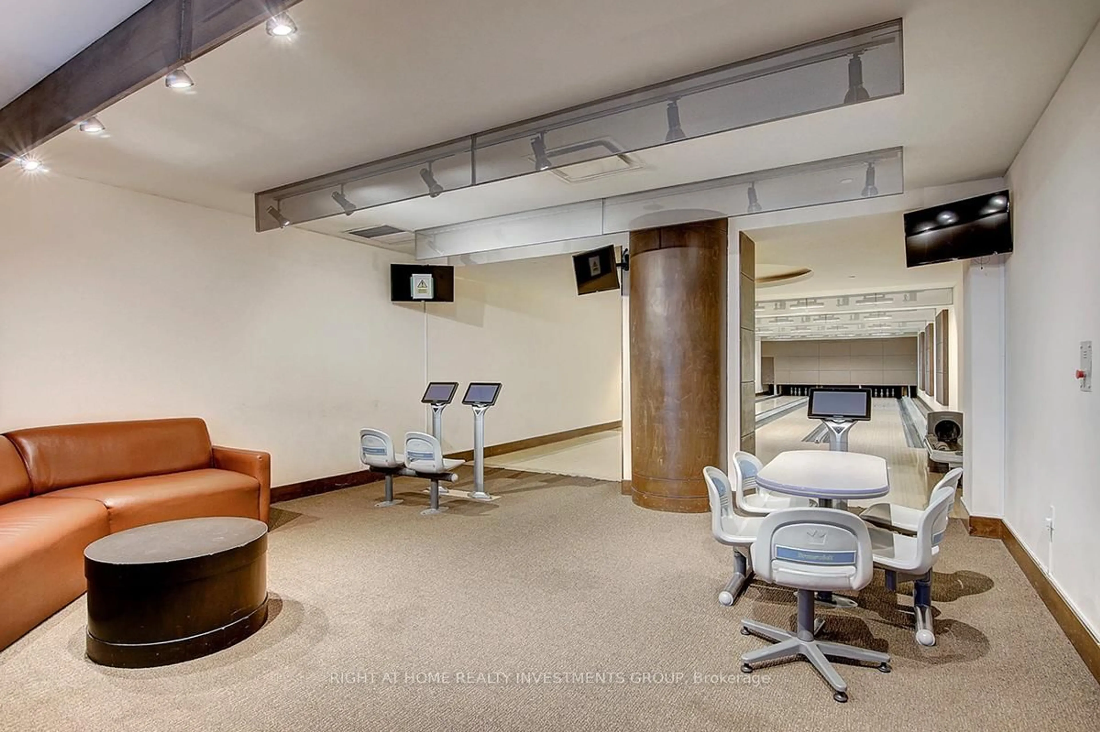 Lobby for 15 Northtown Way #2515, Toronto Ontario M2N 7A2