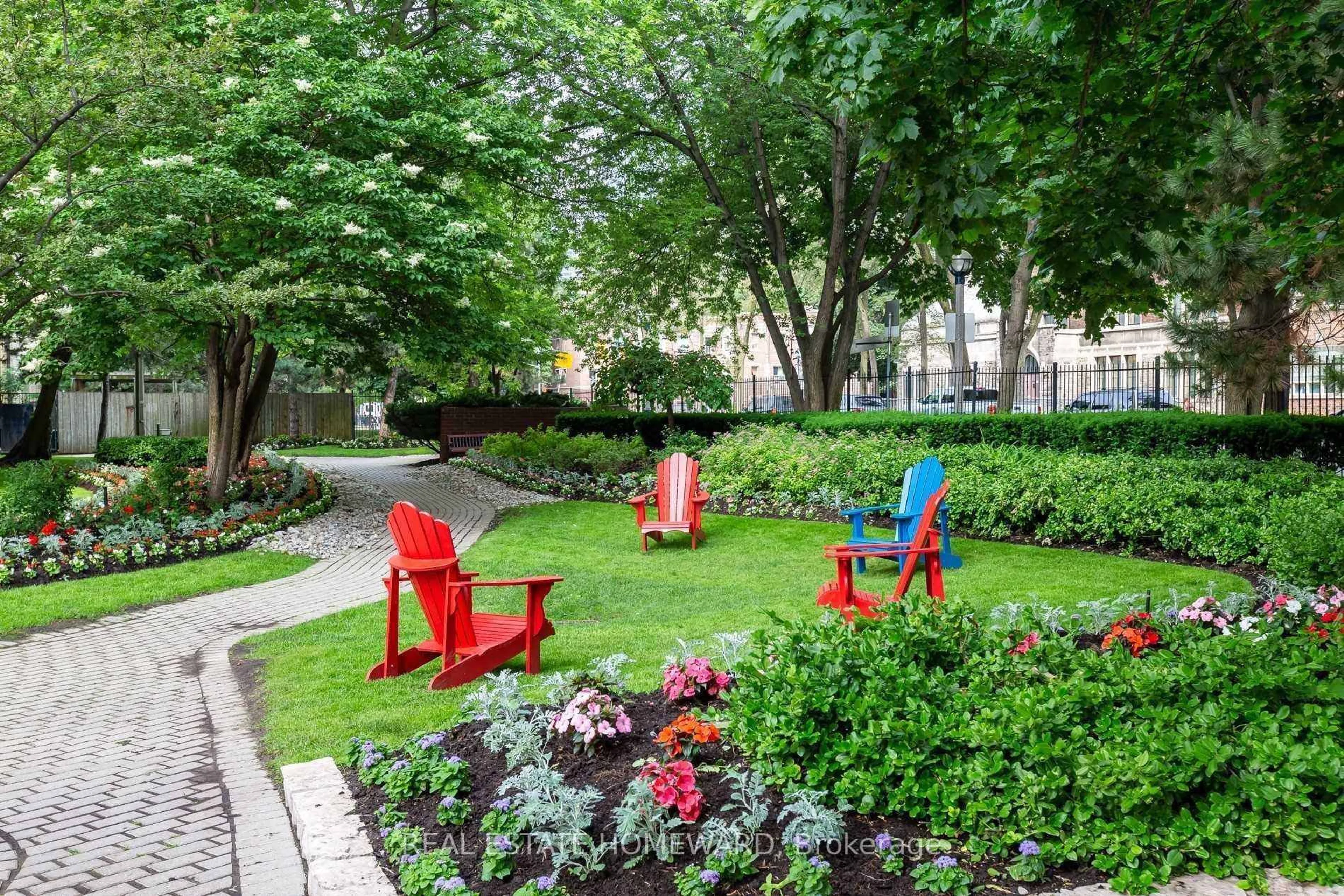 Patio, street for 77 Maitland Pl #420, Toronto Ontario M4Y 2V6