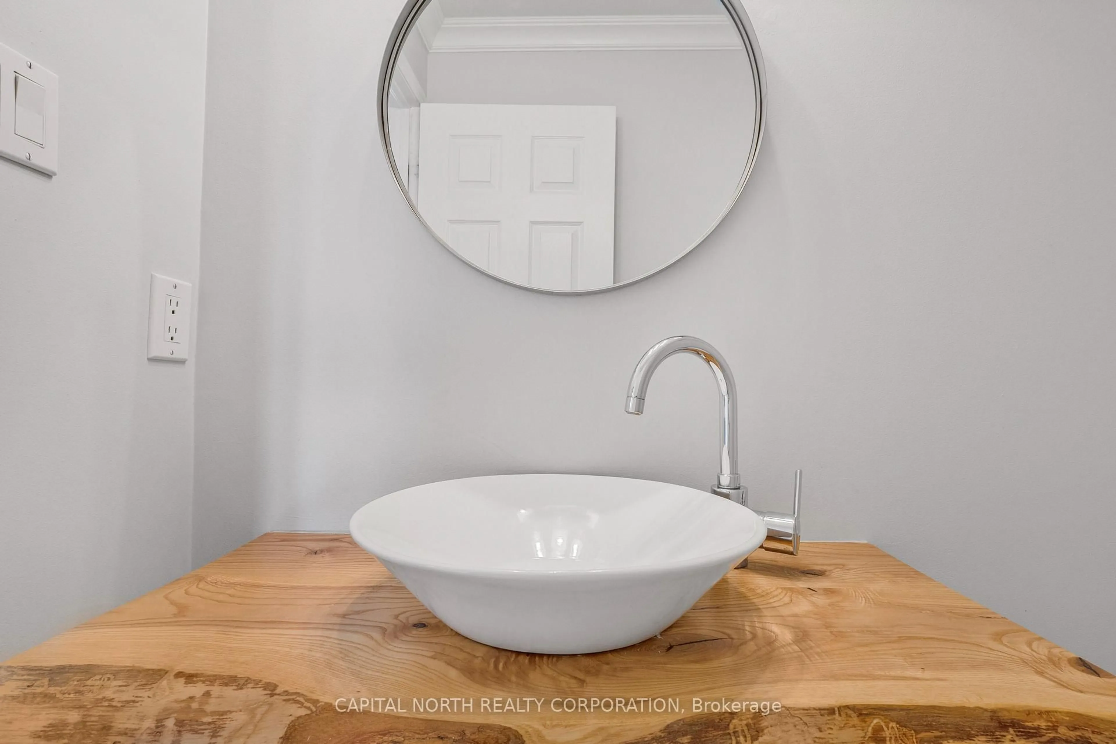Contemporary bathroom, unknown for 51 Halton St #119, Toronto Ontario M6J 1R5