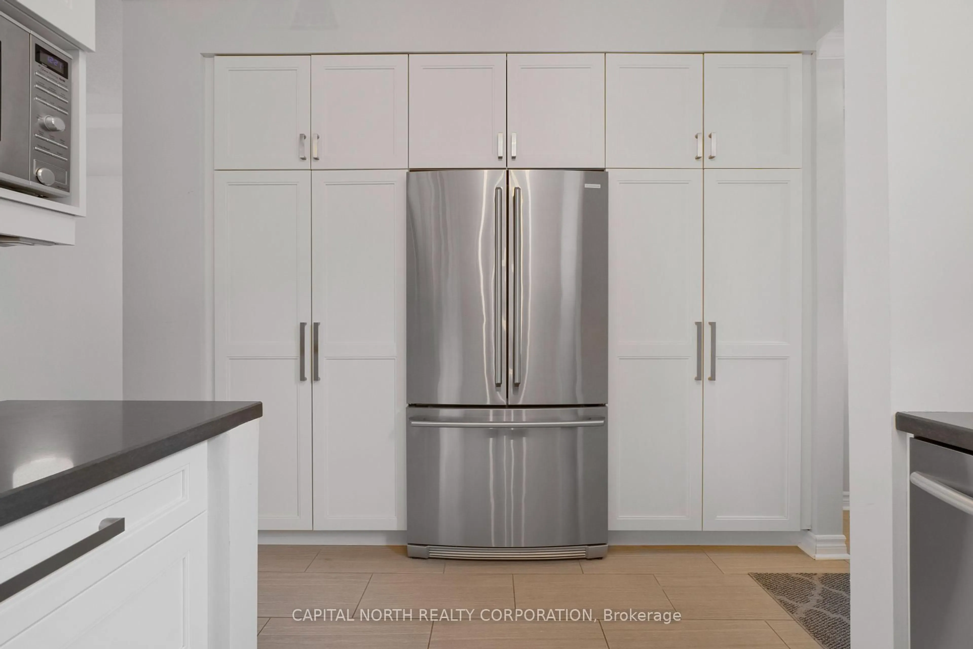 Contemporary kitchen, unknown for 51 Halton St #119, Toronto Ontario M6J 1R5