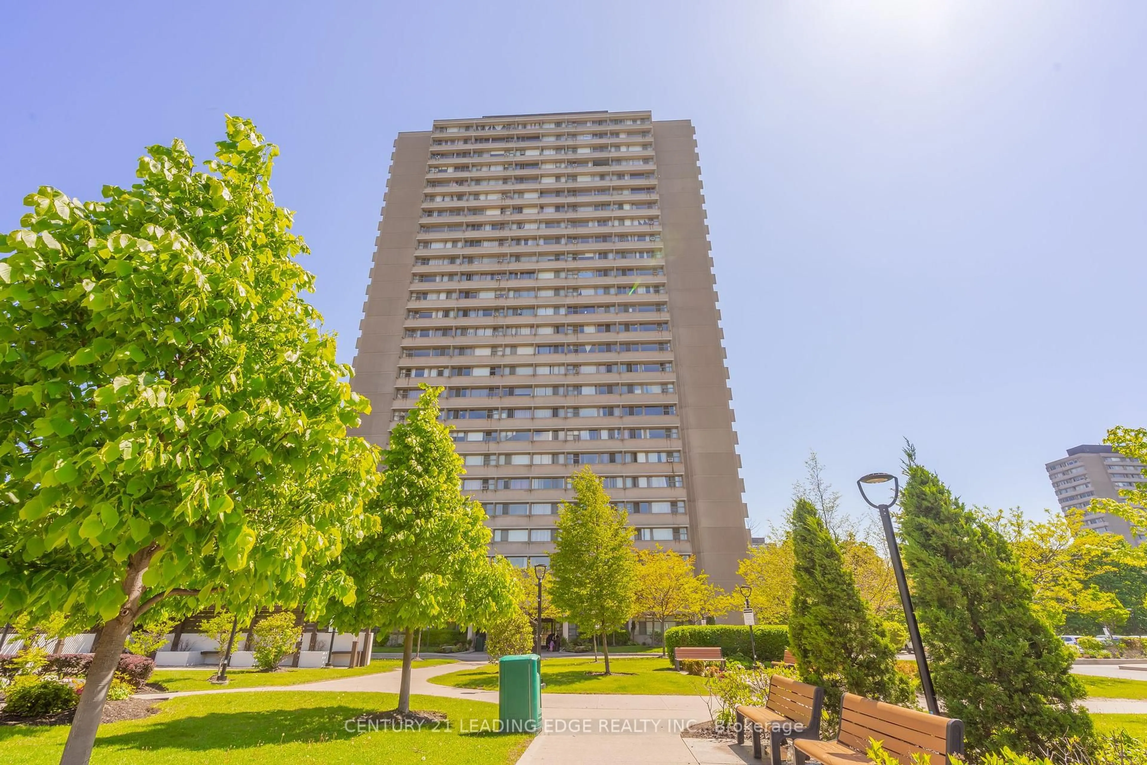 Patio, building for 725 Don Mills Rd #1206, Toronto Ontario M3C 1S6
