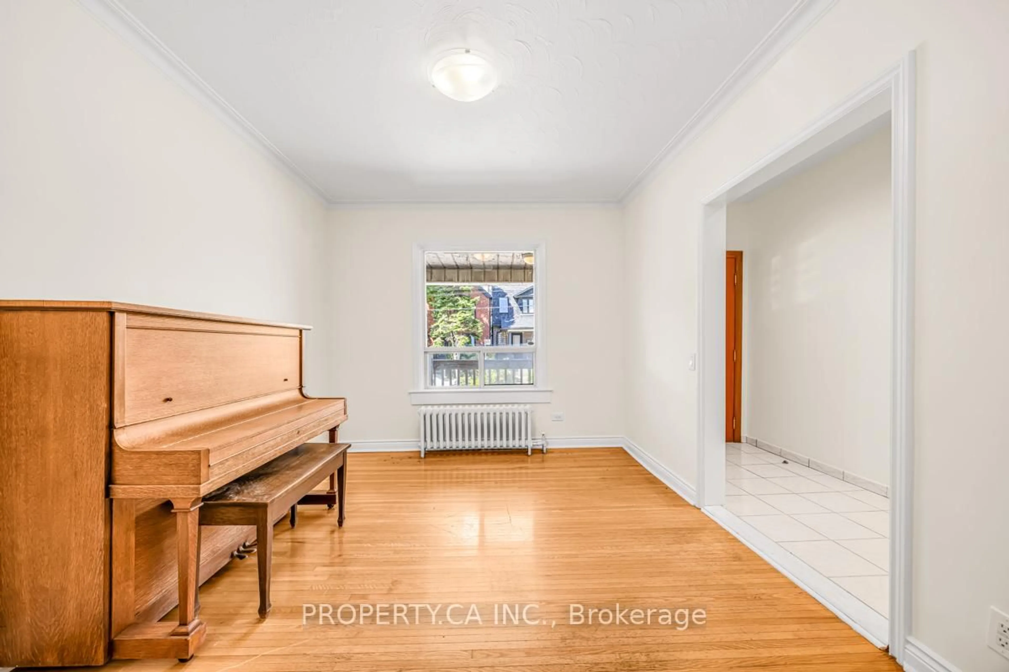 Unknown for 889 Palmerston Ave, Toronto Ontario M6G 2S3
