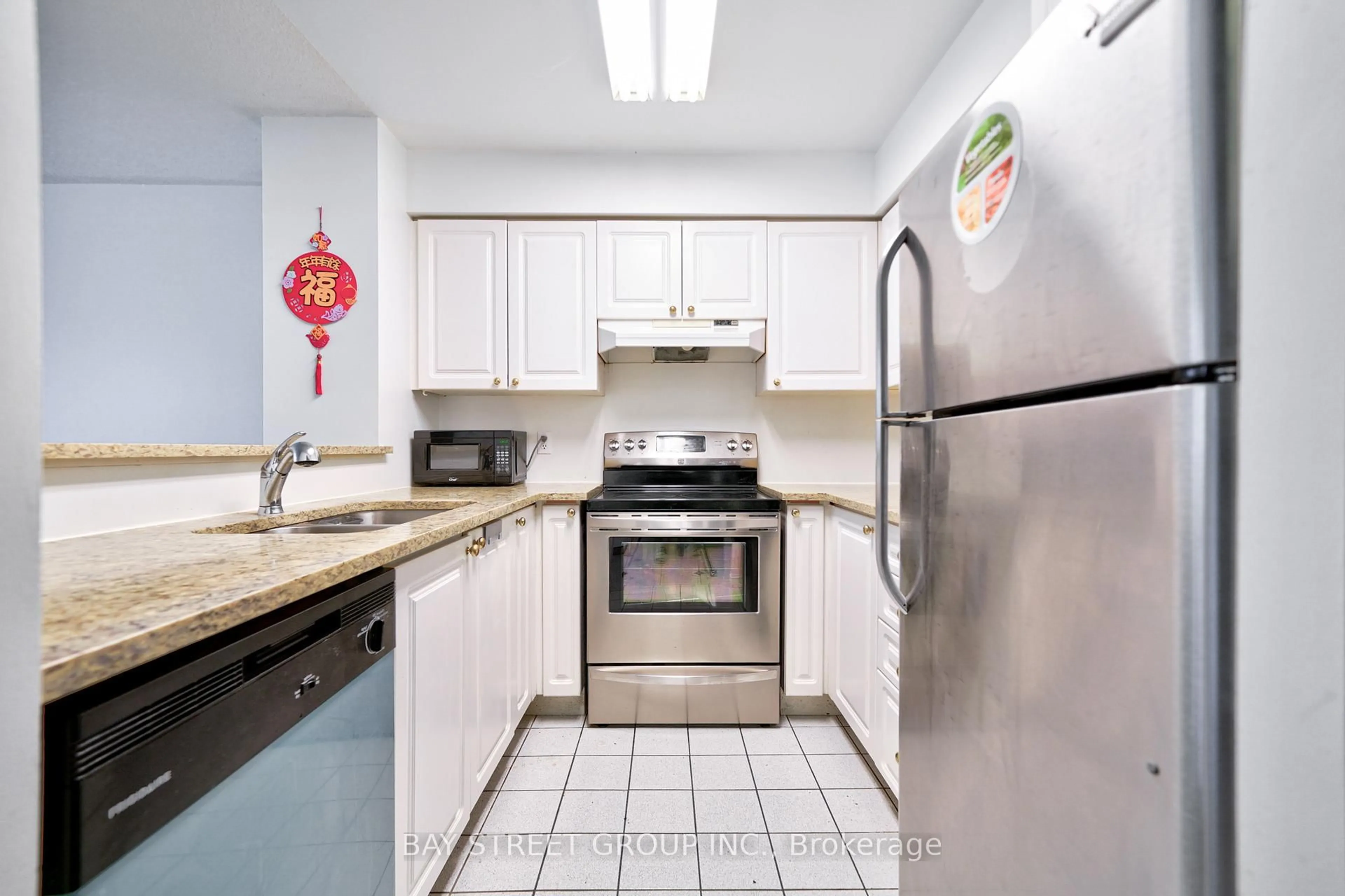 Standard kitchen, ceramic/tile floor for 18 Pemberton Ave #106, Toronto Ontario M2M 4K9