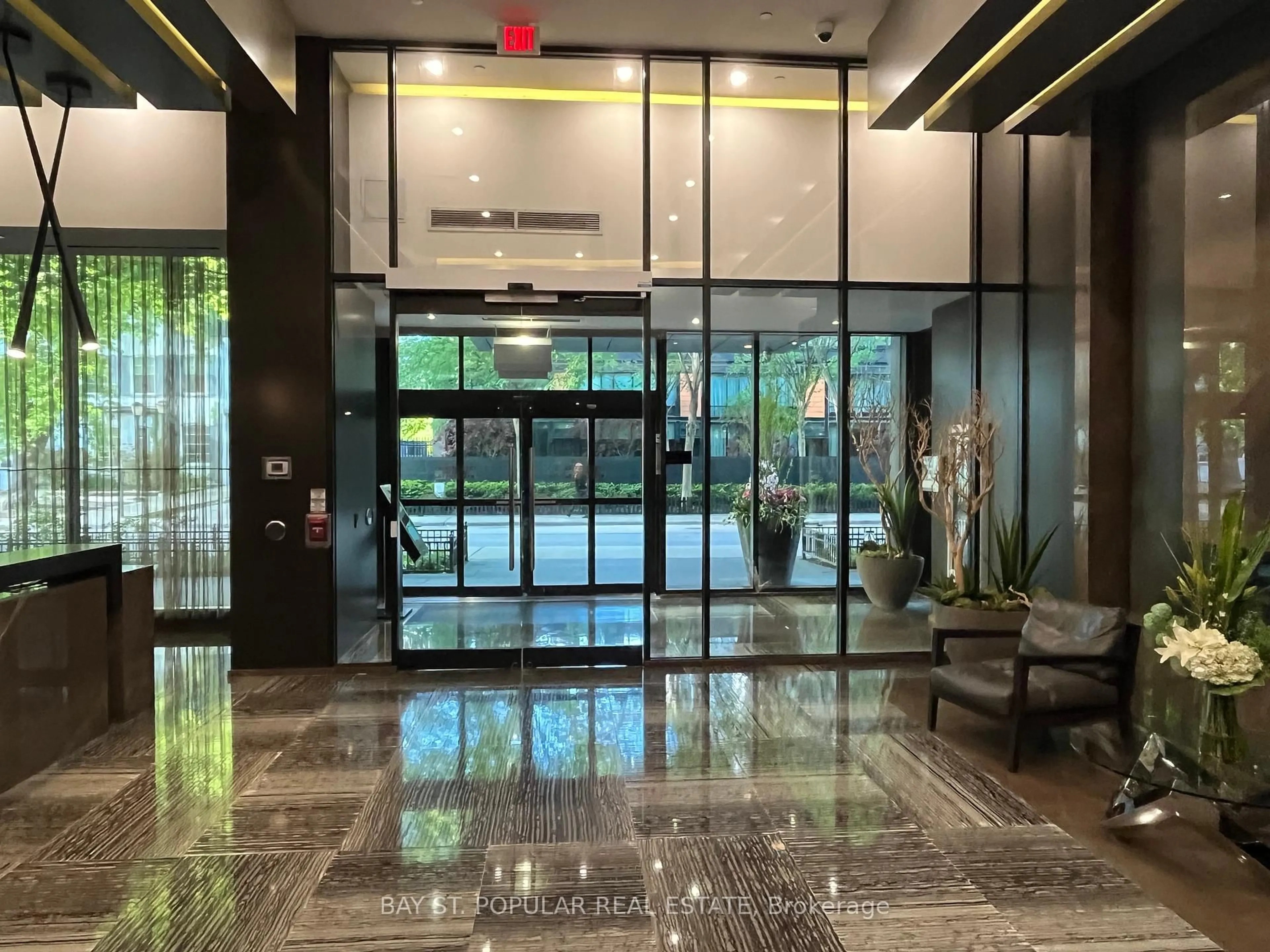 Lobby for 101 Charles St #813, Toronto Ontario M4Y 1V2