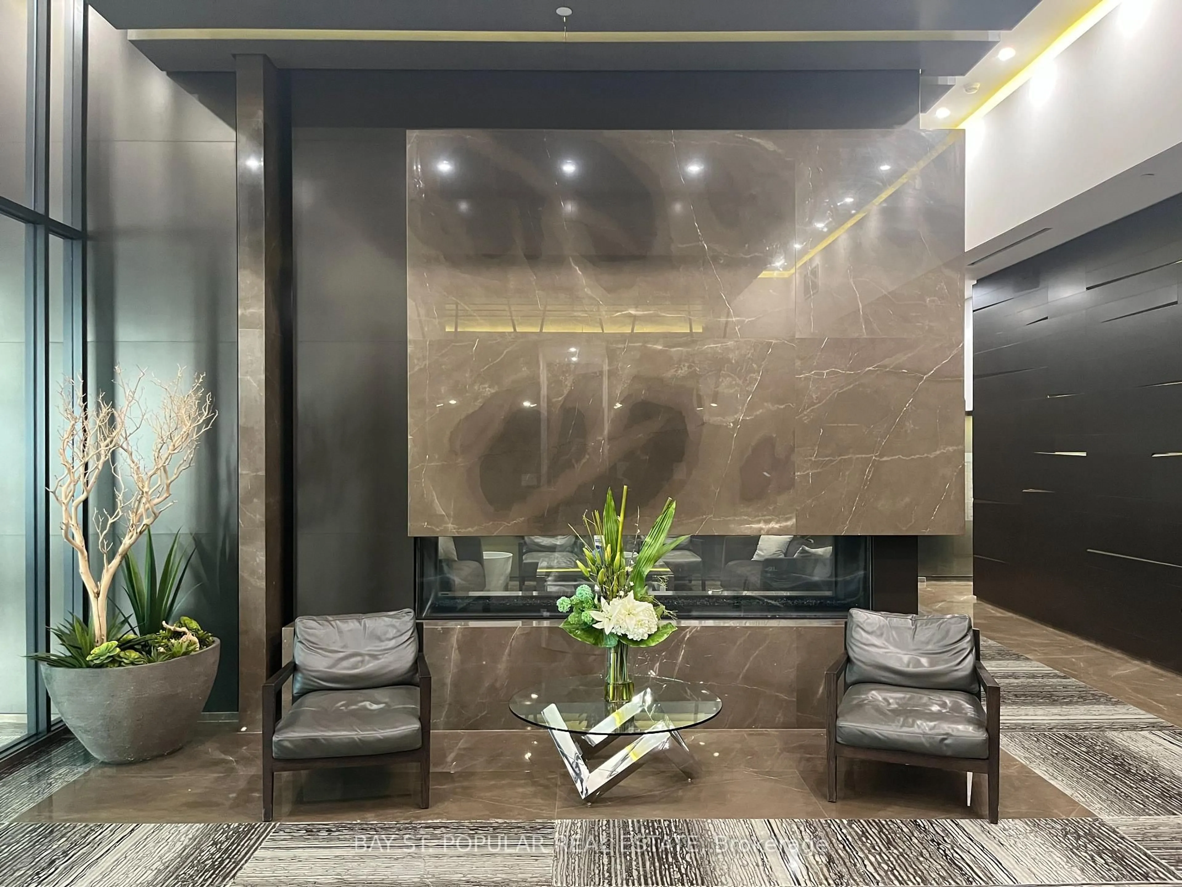 Lobby for 101 Charles St #813, Toronto Ontario M4Y 1V2