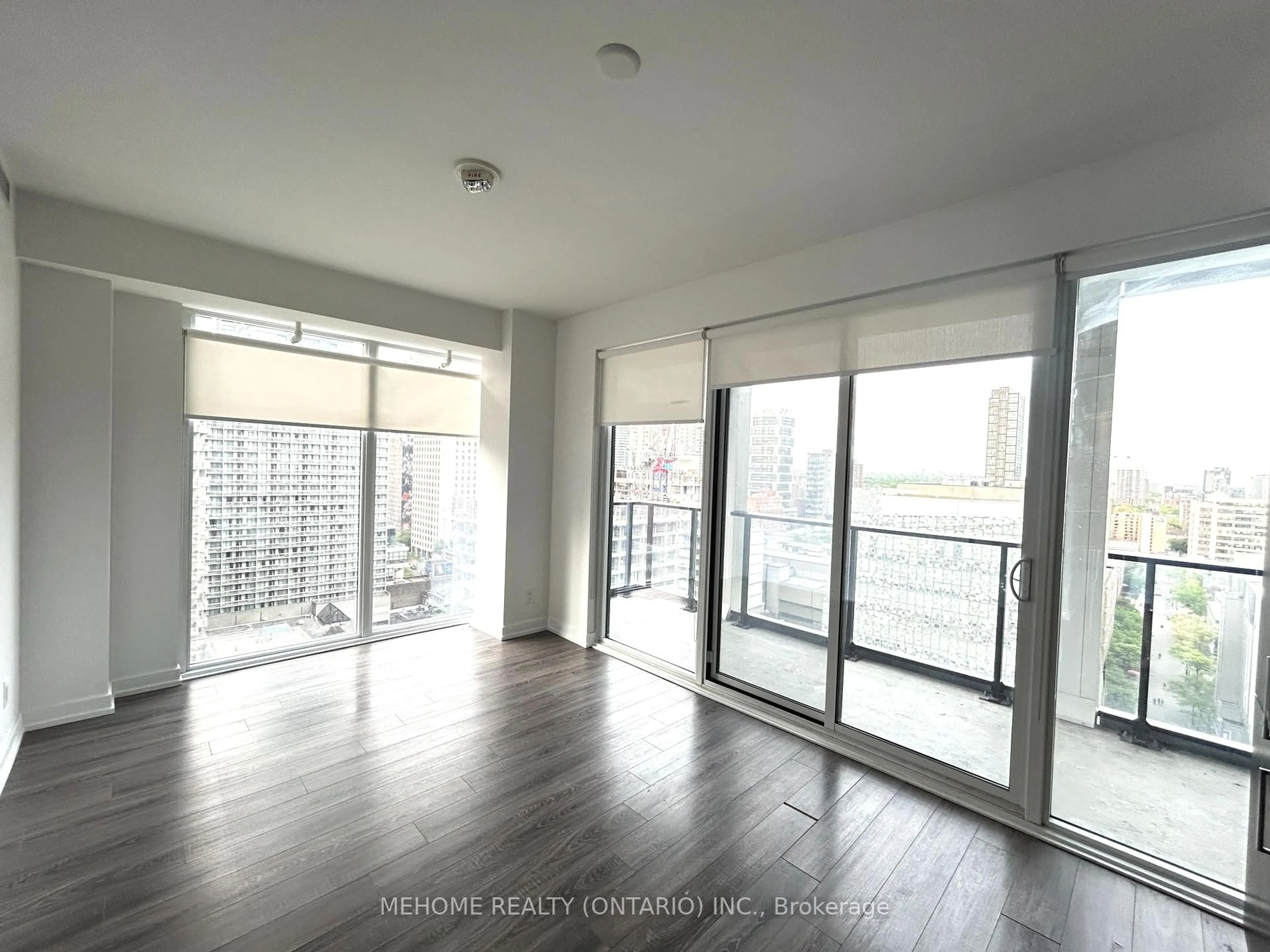A pic of a room for 20 Edward St #1616, Toronto Ontario M5G 1C9