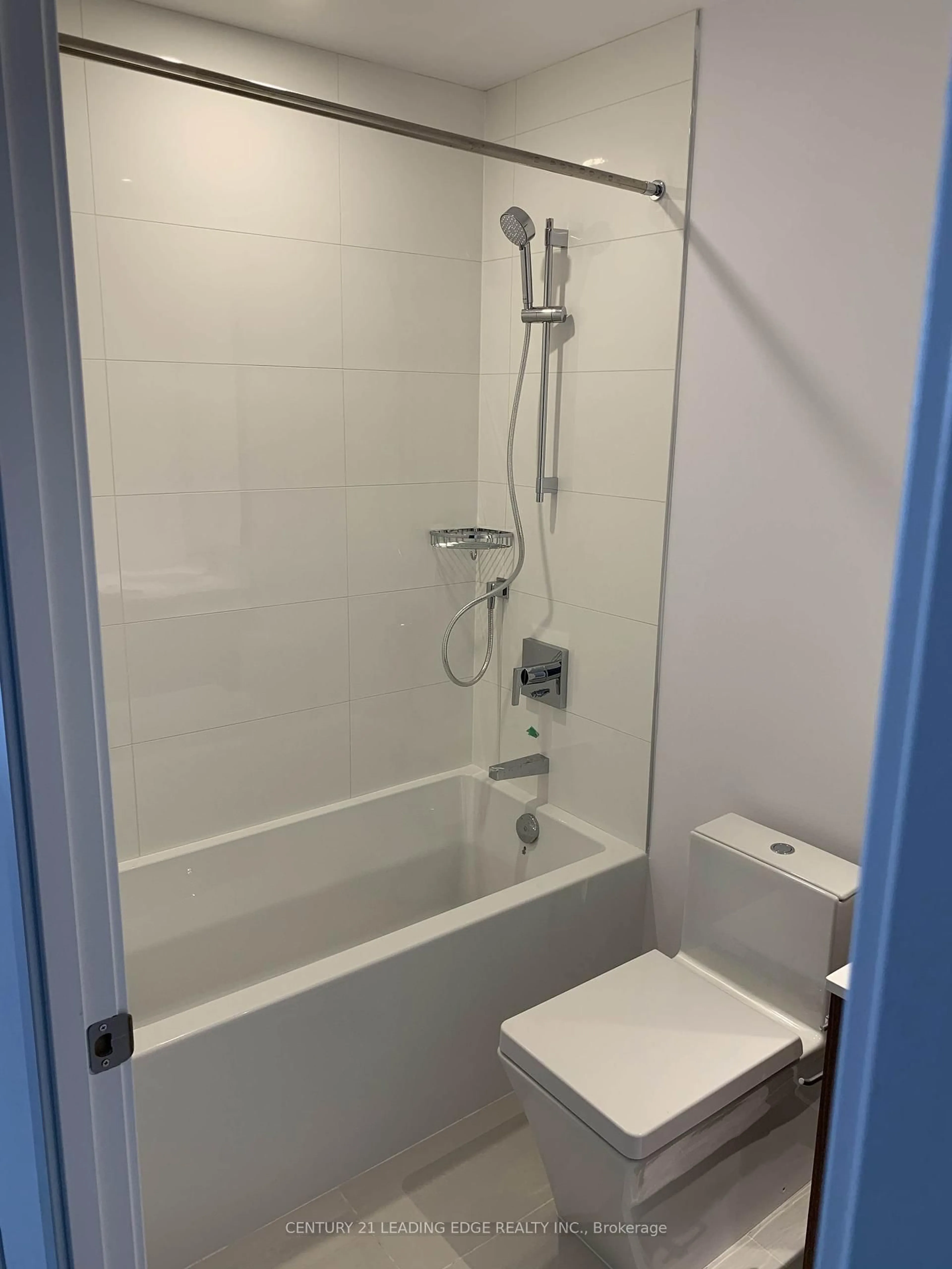 Standard bathroom, unknown for 488 University Ave #3301, Toronto Ontario M5G 0C1