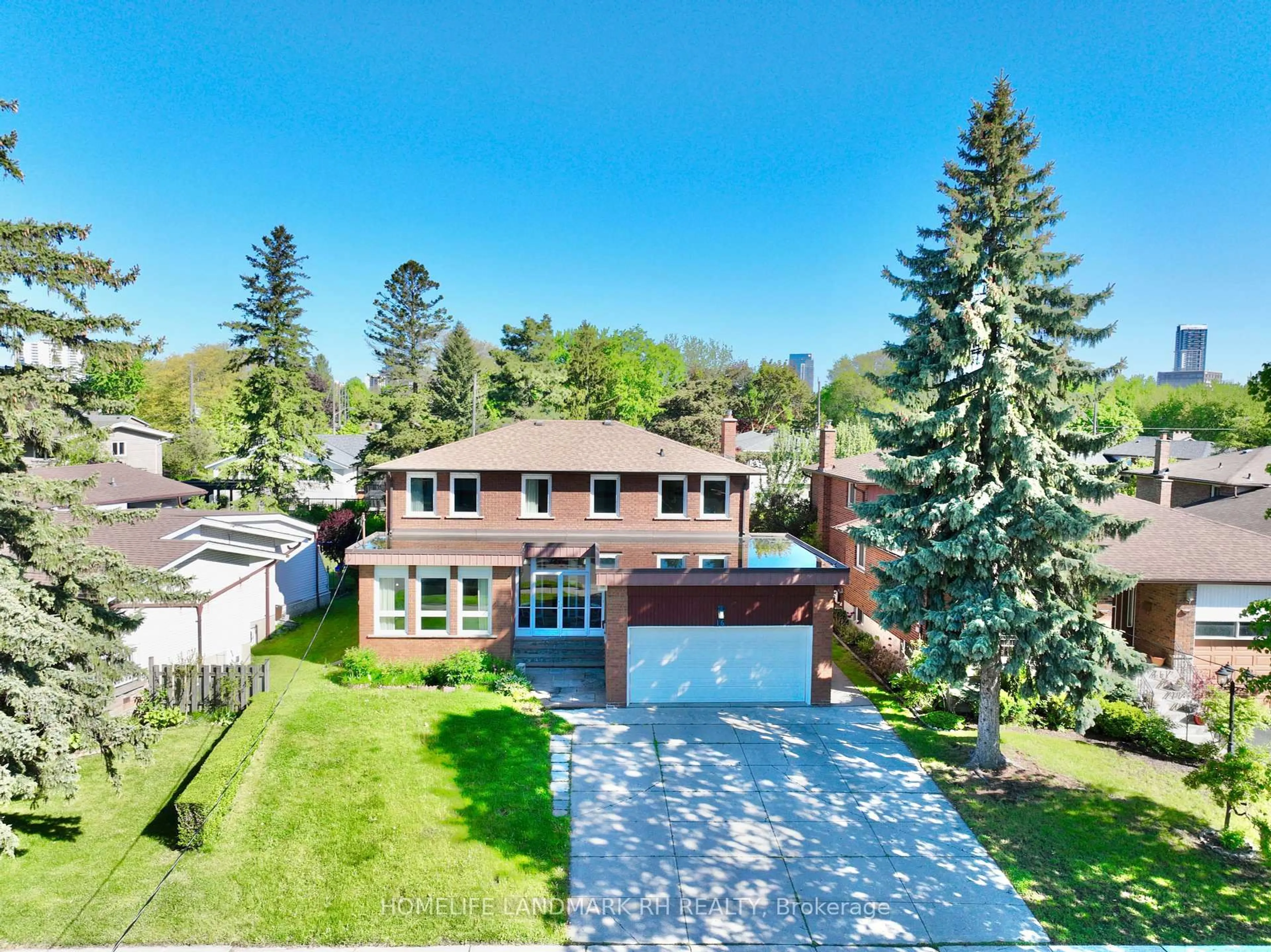 A pic from outside/outdoor area/front of a property/back of a property/a pic from drone, street for 16 Clayland Dr, Toronto Ontario M3A 2A4