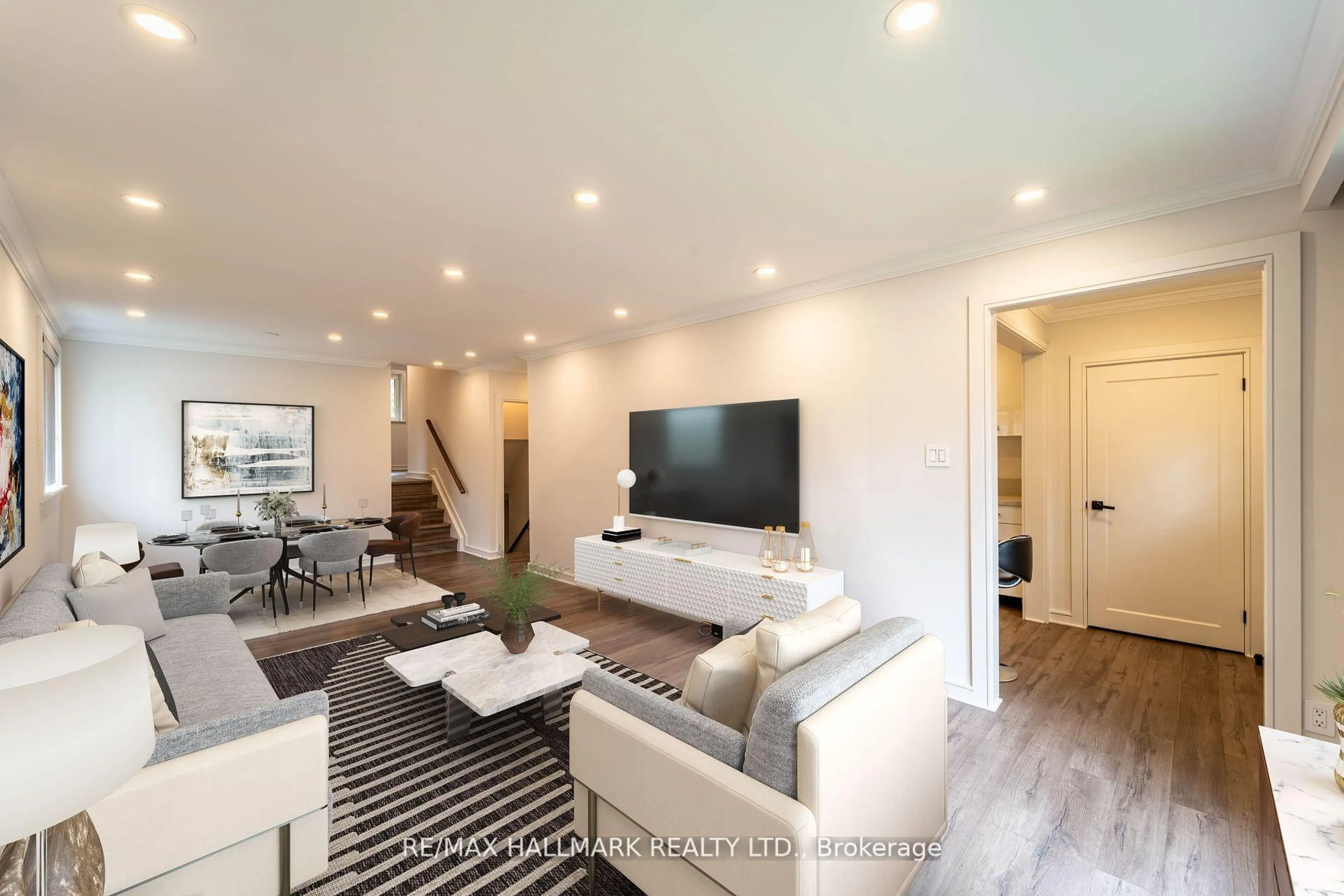 Living room with furniture, unknown for 52 Drysdale Cres, Toronto Ontario M2H 1M8