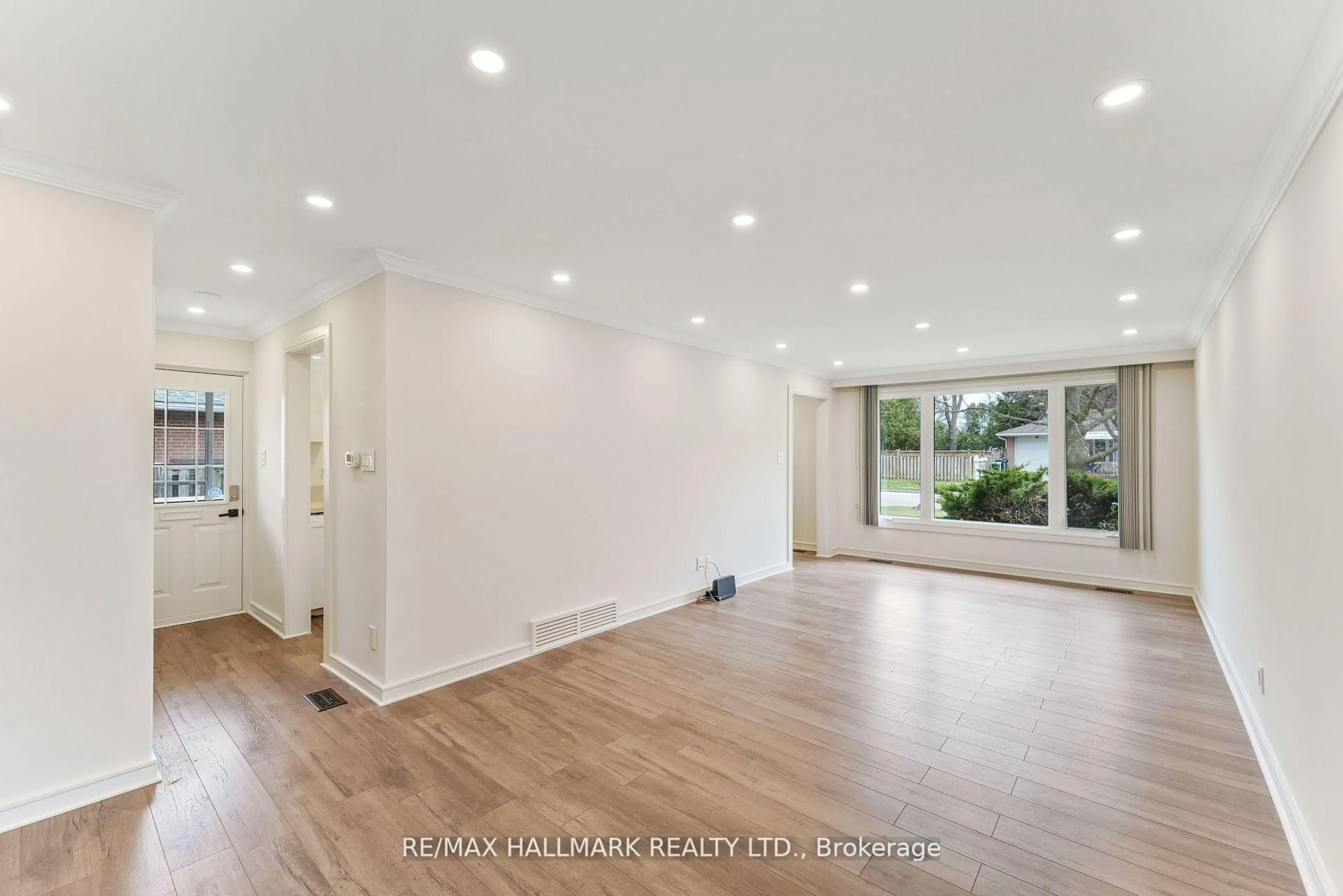 Unknown for 52 Drysdale Cres, Toronto Ontario M2H 1M8