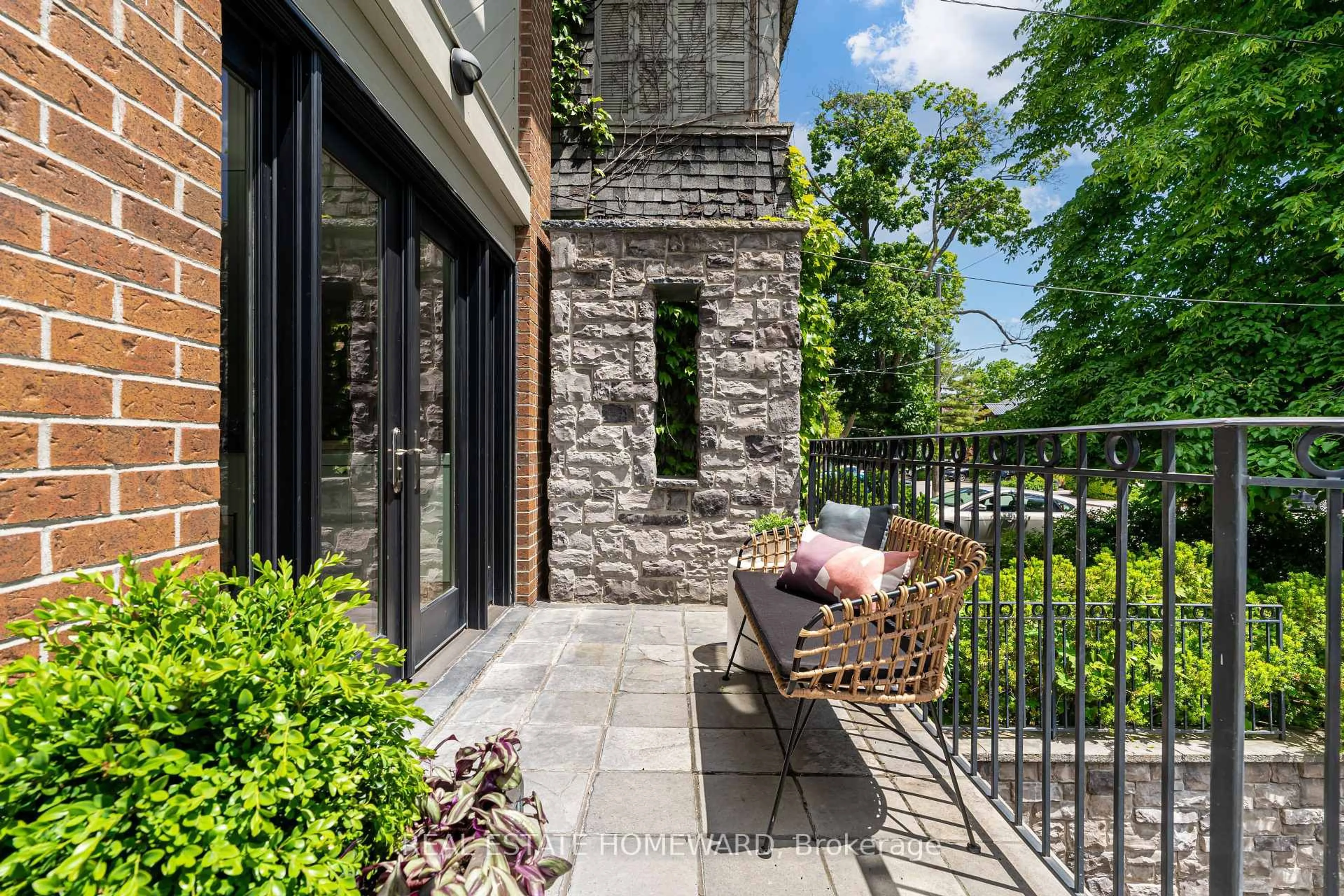 Patio, street for 334 Keewatin Ave, Toronto Ontario M4P 2A5