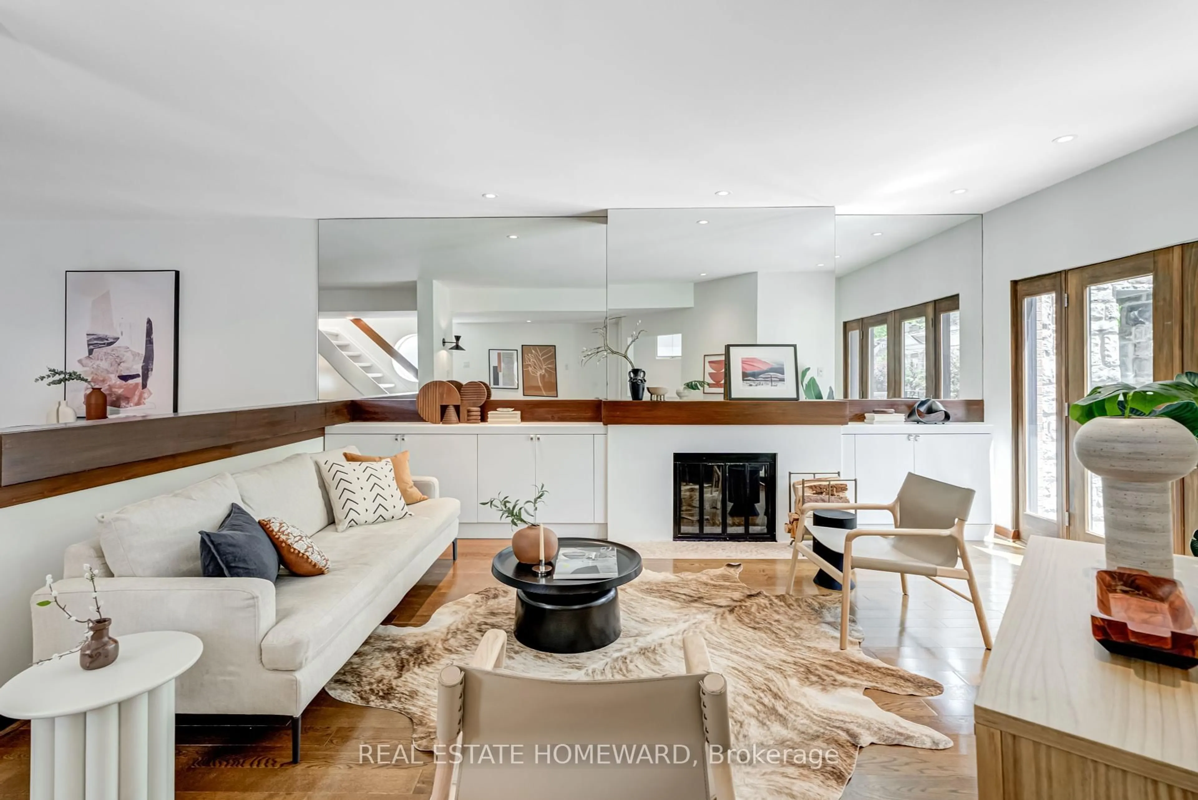 Living room with furniture, unknown for 334 Keewatin Ave, Toronto Ontario M4P 2A5