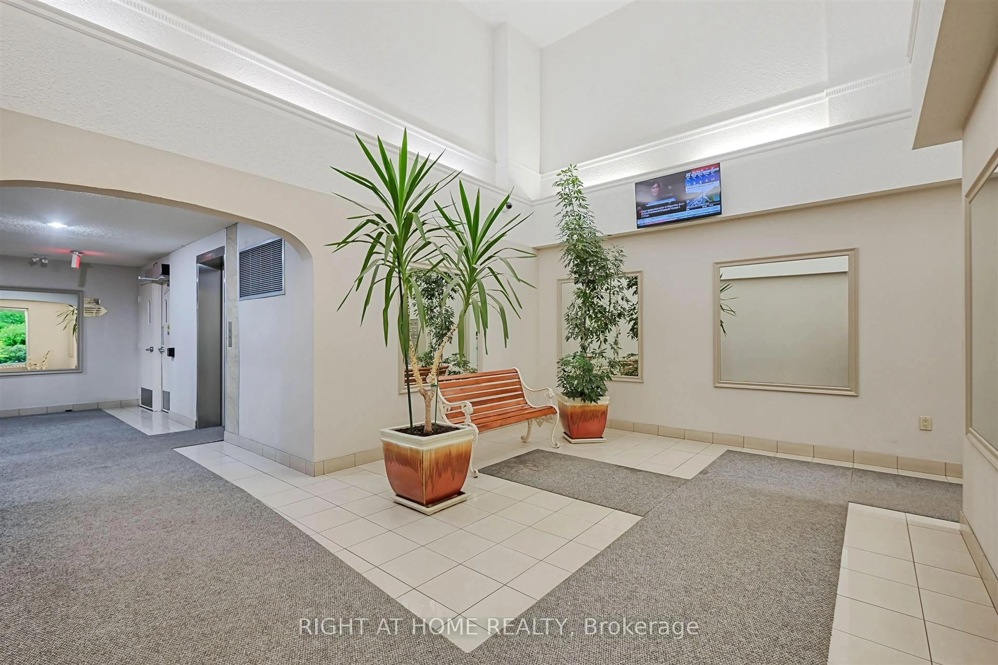 Unknown for 4005 Don Mills Rd #125, Toronto Ontario M2H 3J9
