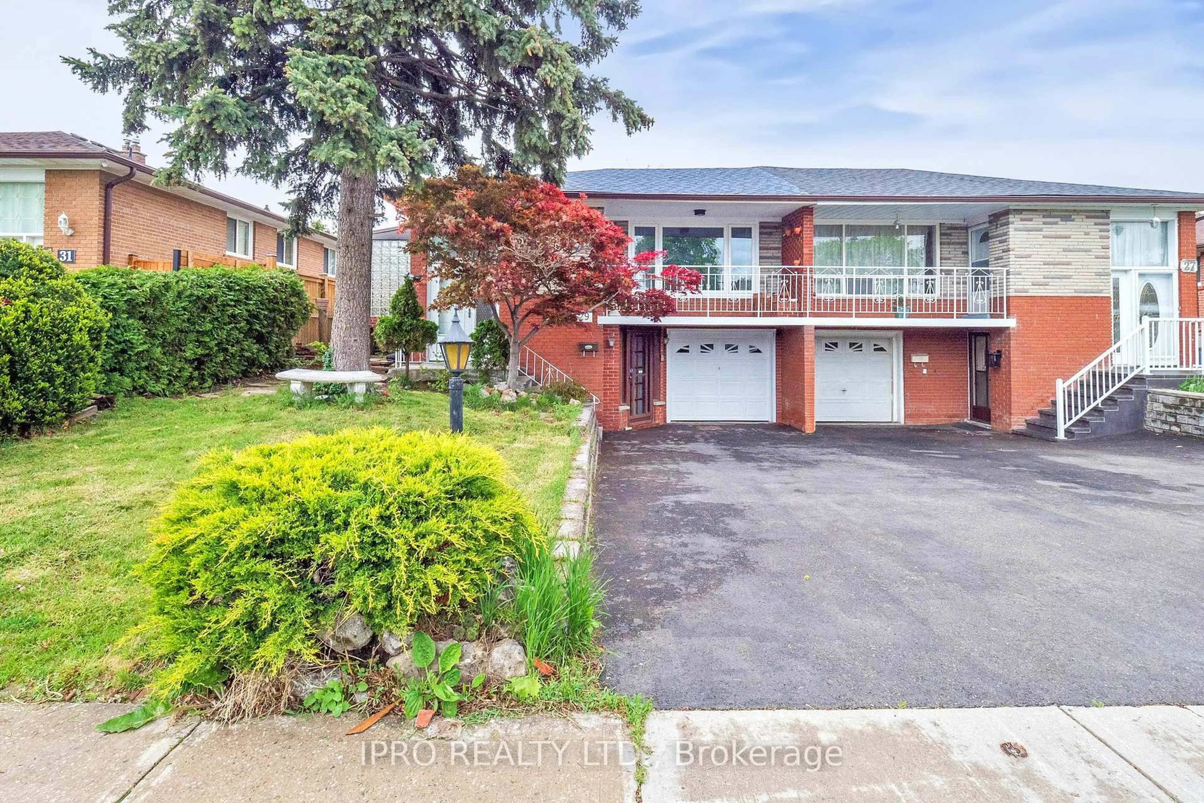 Home with brick exterior material, street for 29 Clipper Rd, Toronto Ontario M2J 4C8
