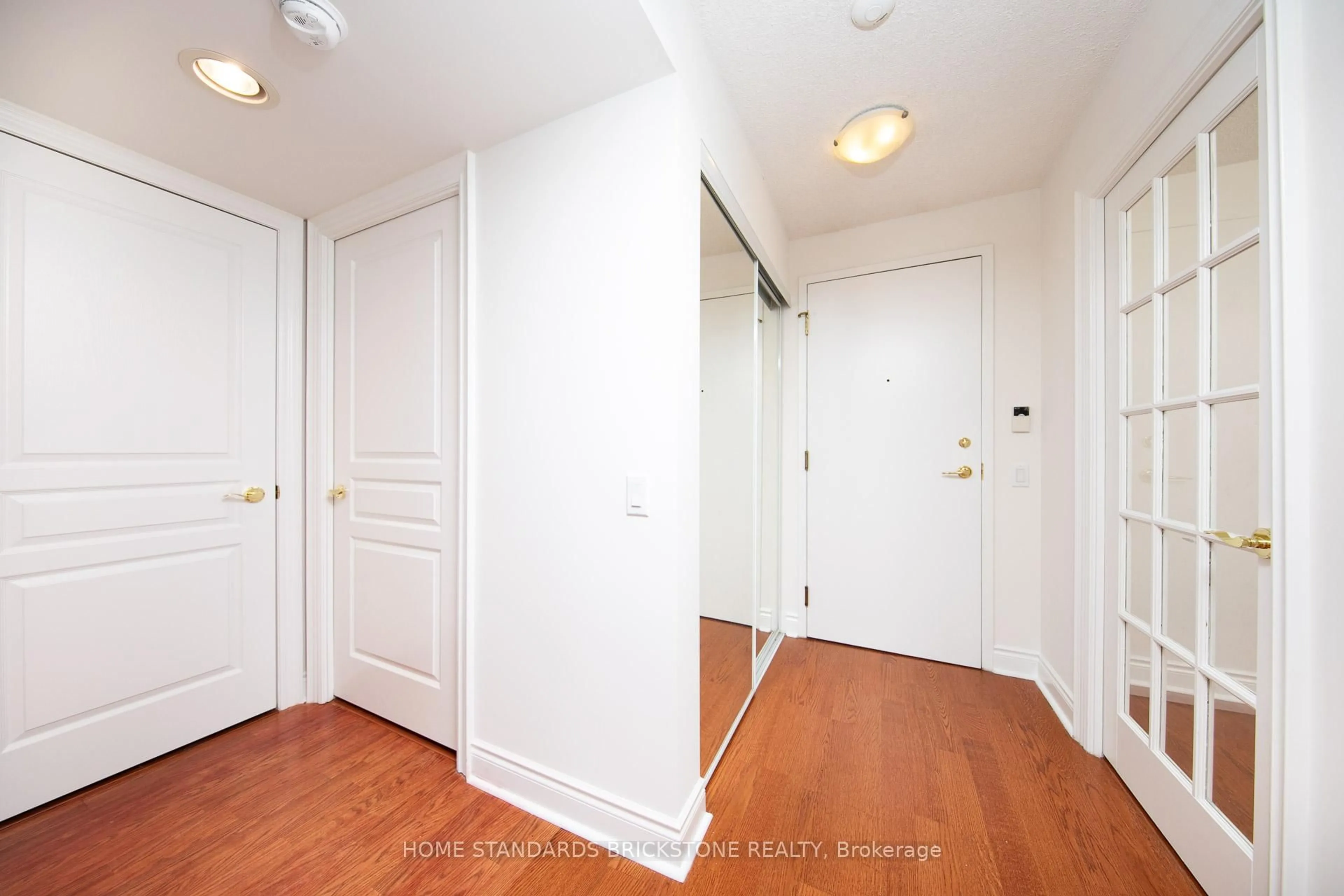 Indoor entryway for 10 Northtown Way #713, Toronto Ontario M2N 7L4