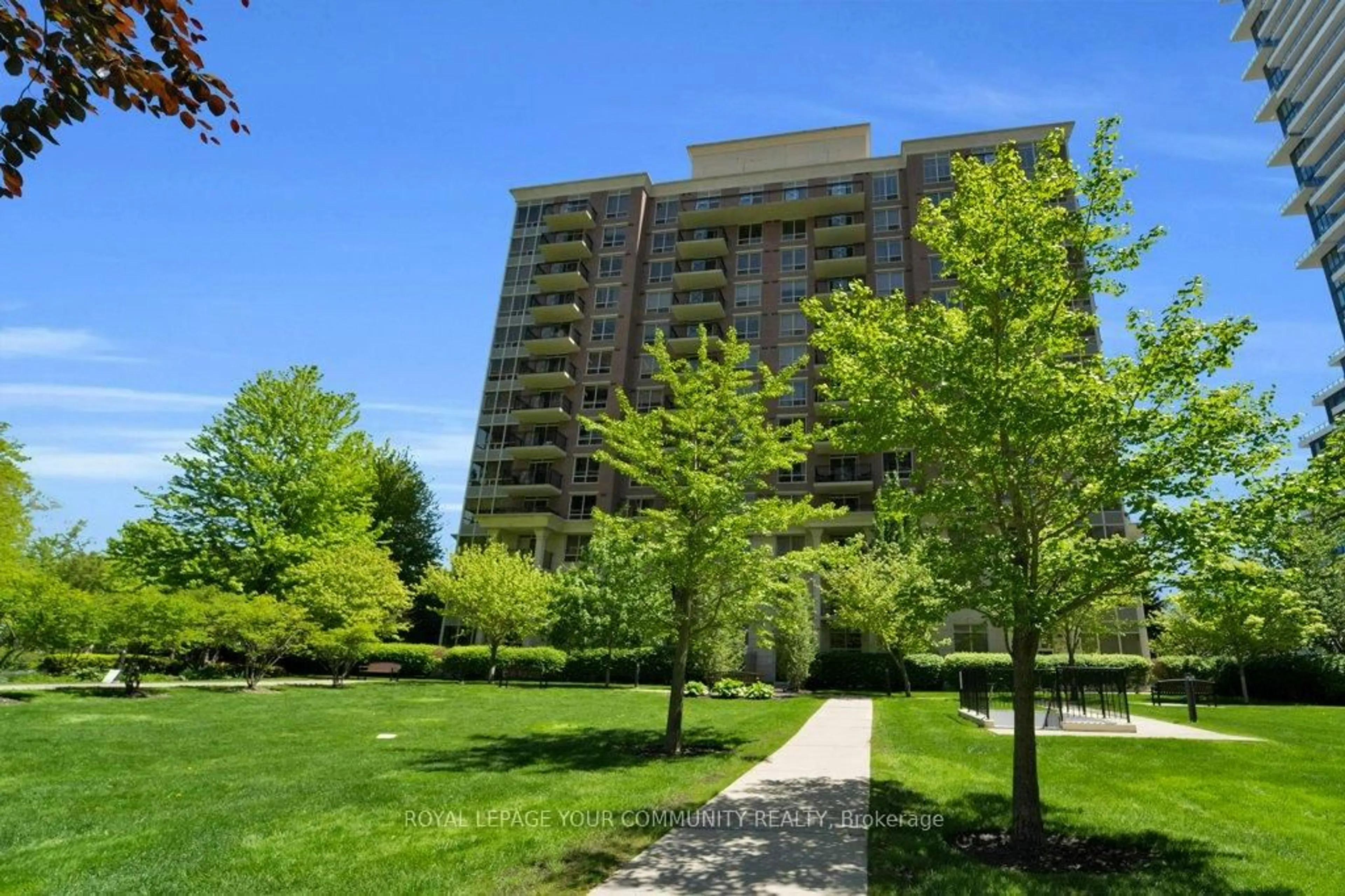 Patio, building for 1103 Leslie St #1009, Toronto Ontario M3C 4G8