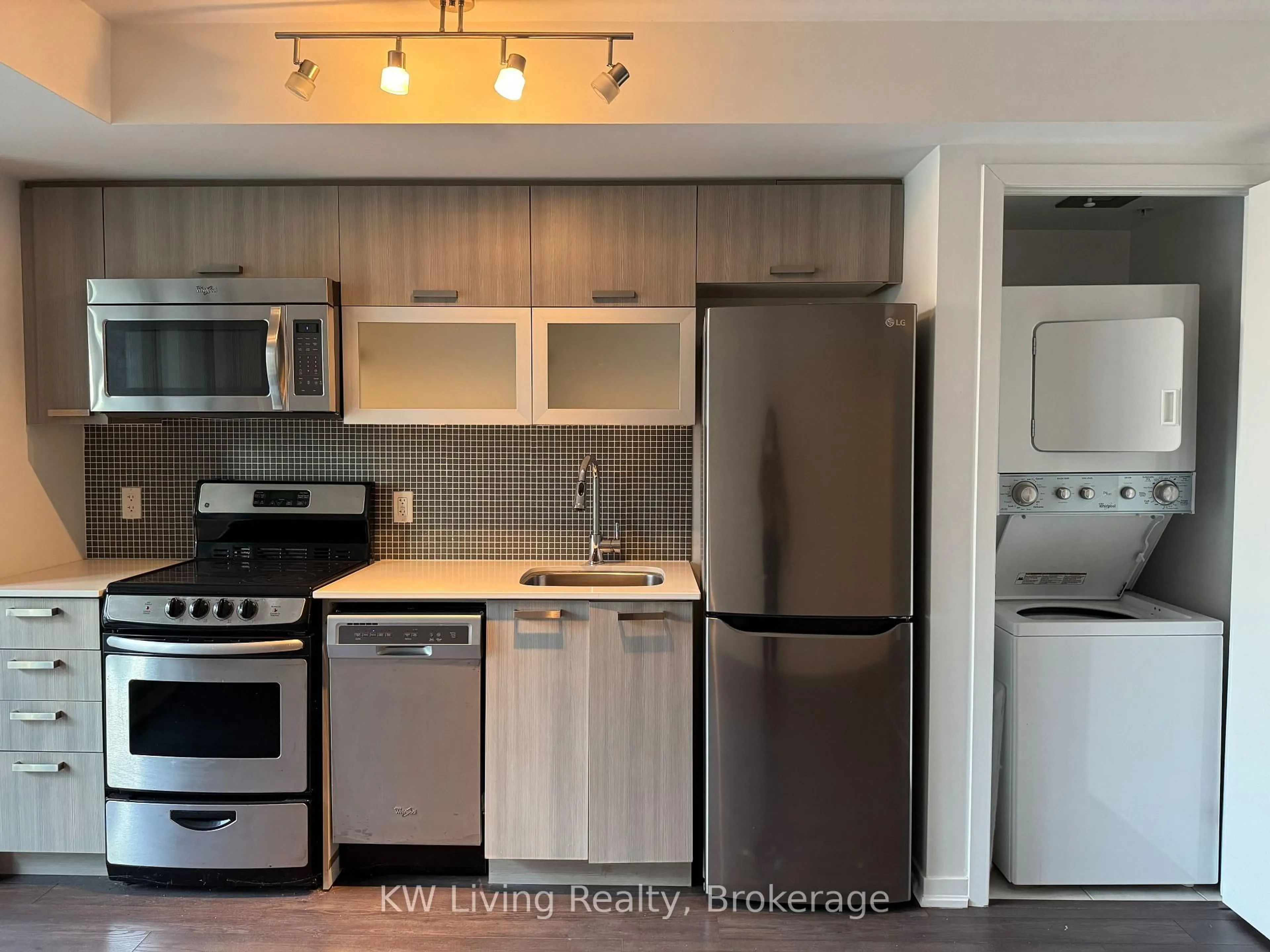 Standard kitchen, wood/laminate floor for 68 Abell St #317, Toronto Ontario M6J 0B1