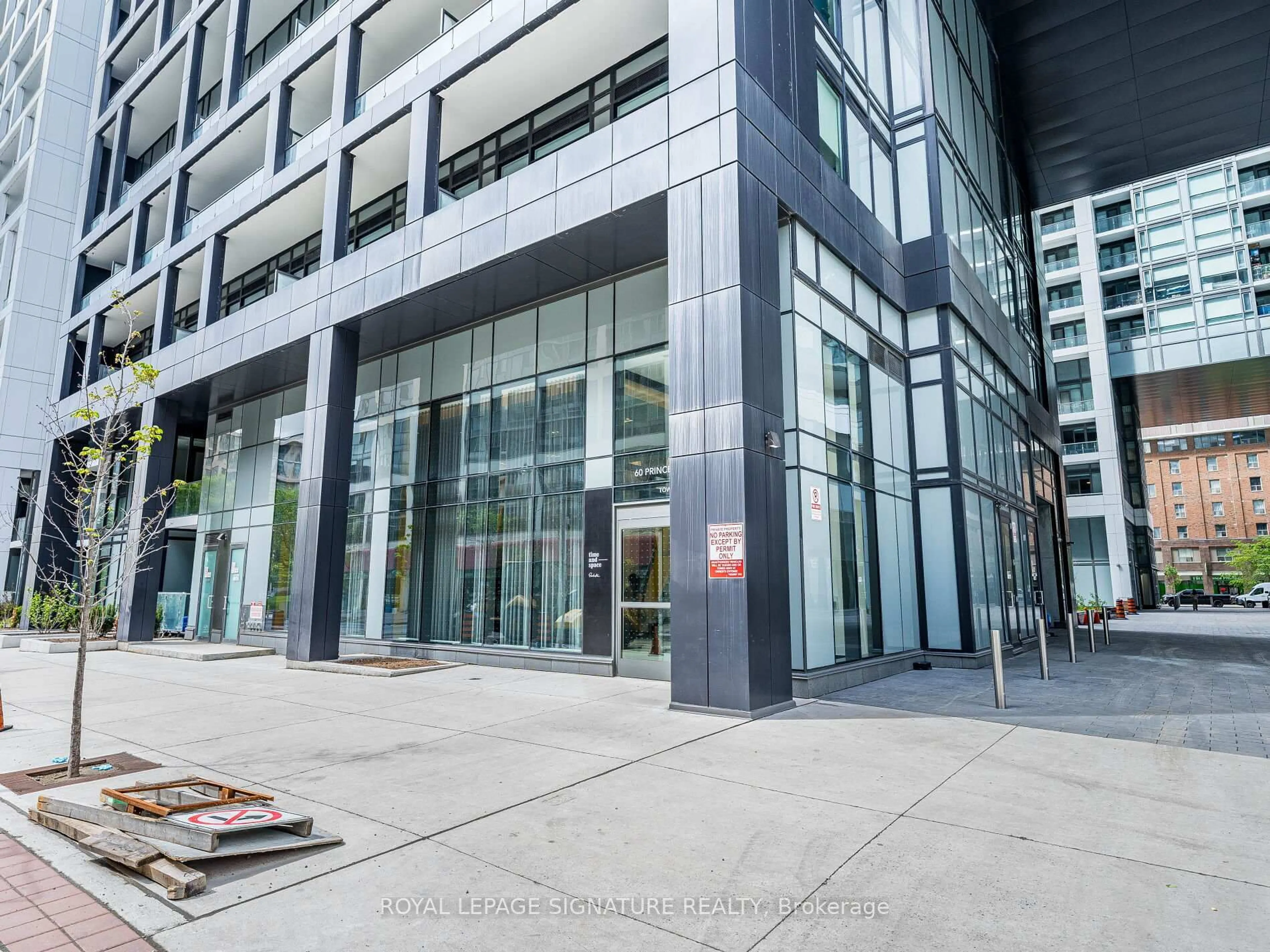 Indoor foyer for 60 Princess St #1031, Toronto Ontario M5A 2C7