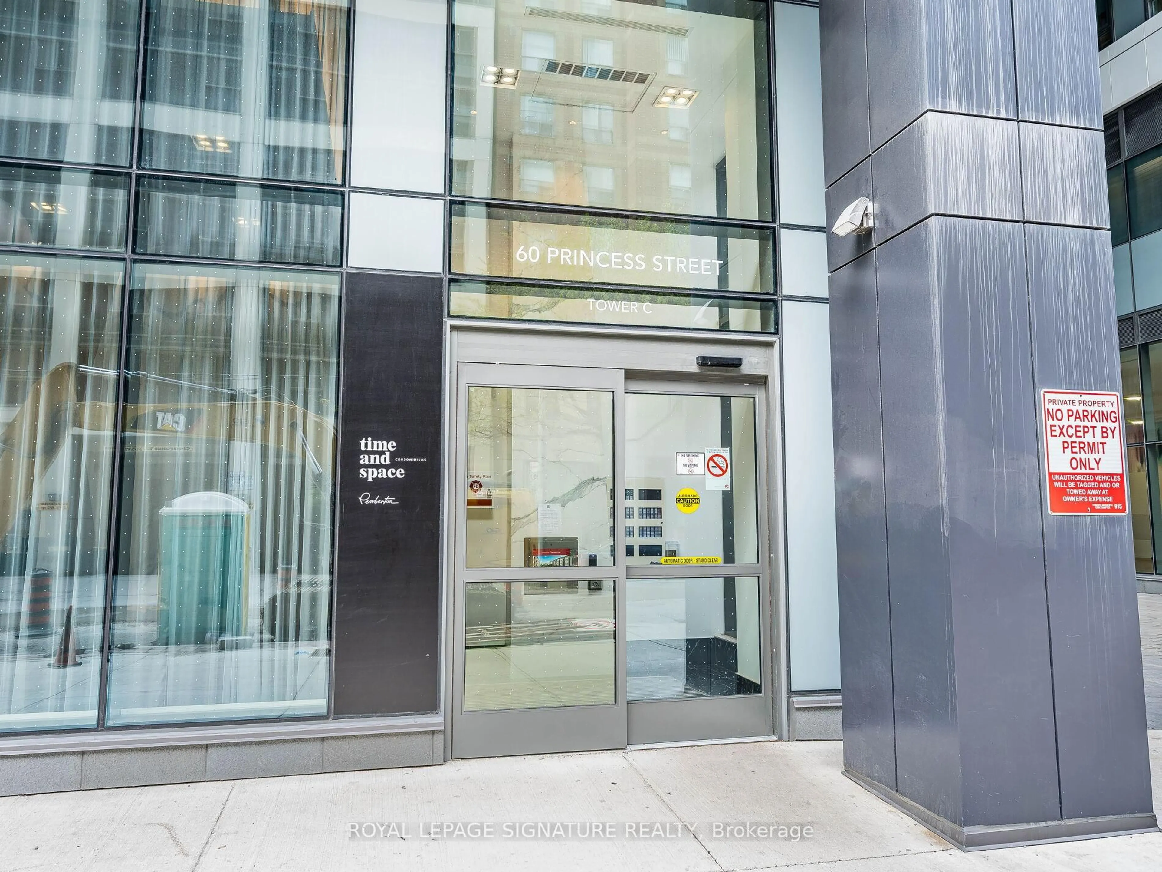 Indoor foyer for 60 Princess St #1031, Toronto Ontario M5A 2C7
