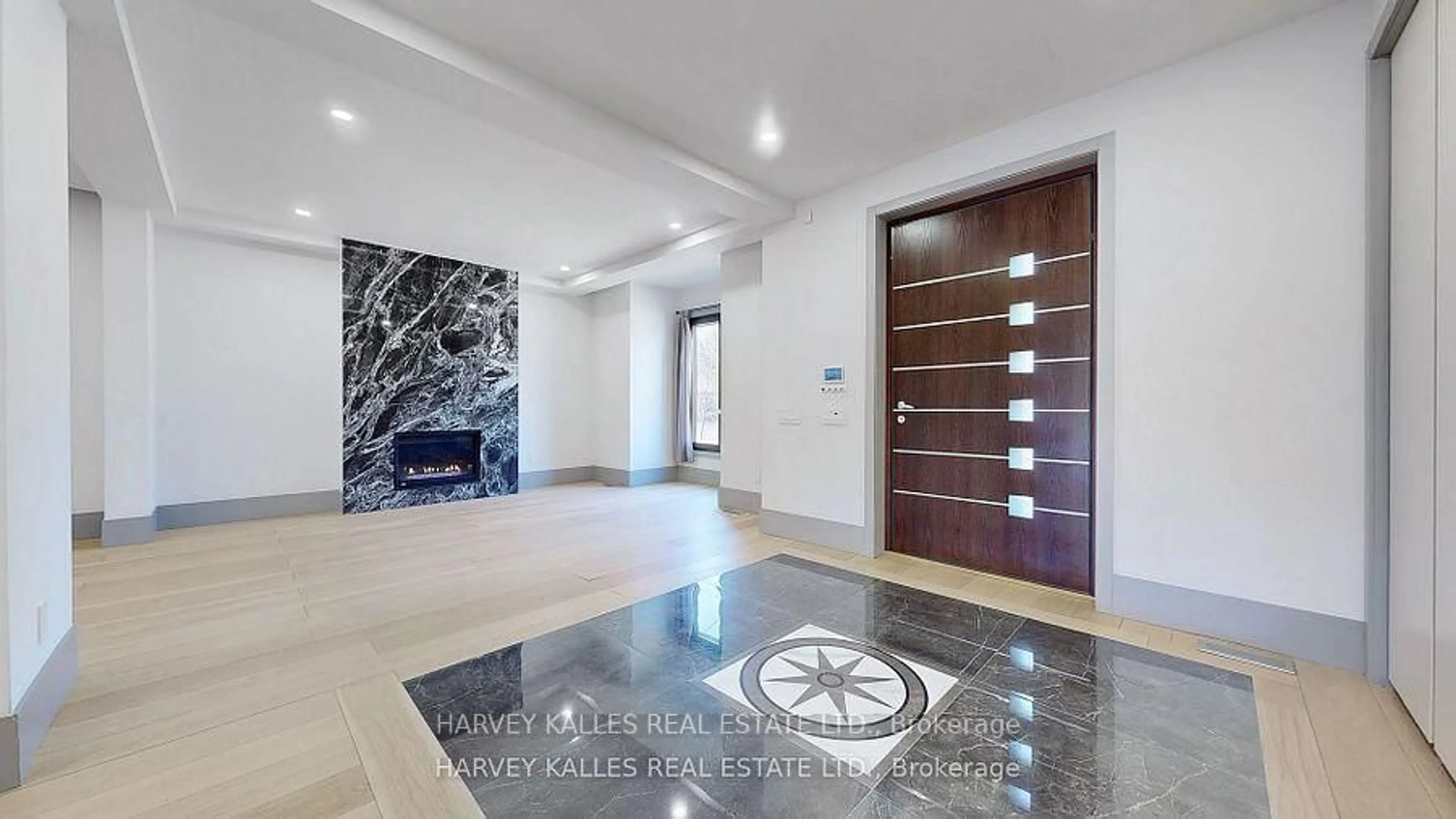 Indoor foyer for 11 Dornfell St, Toronto Ontario M2R 2Y5