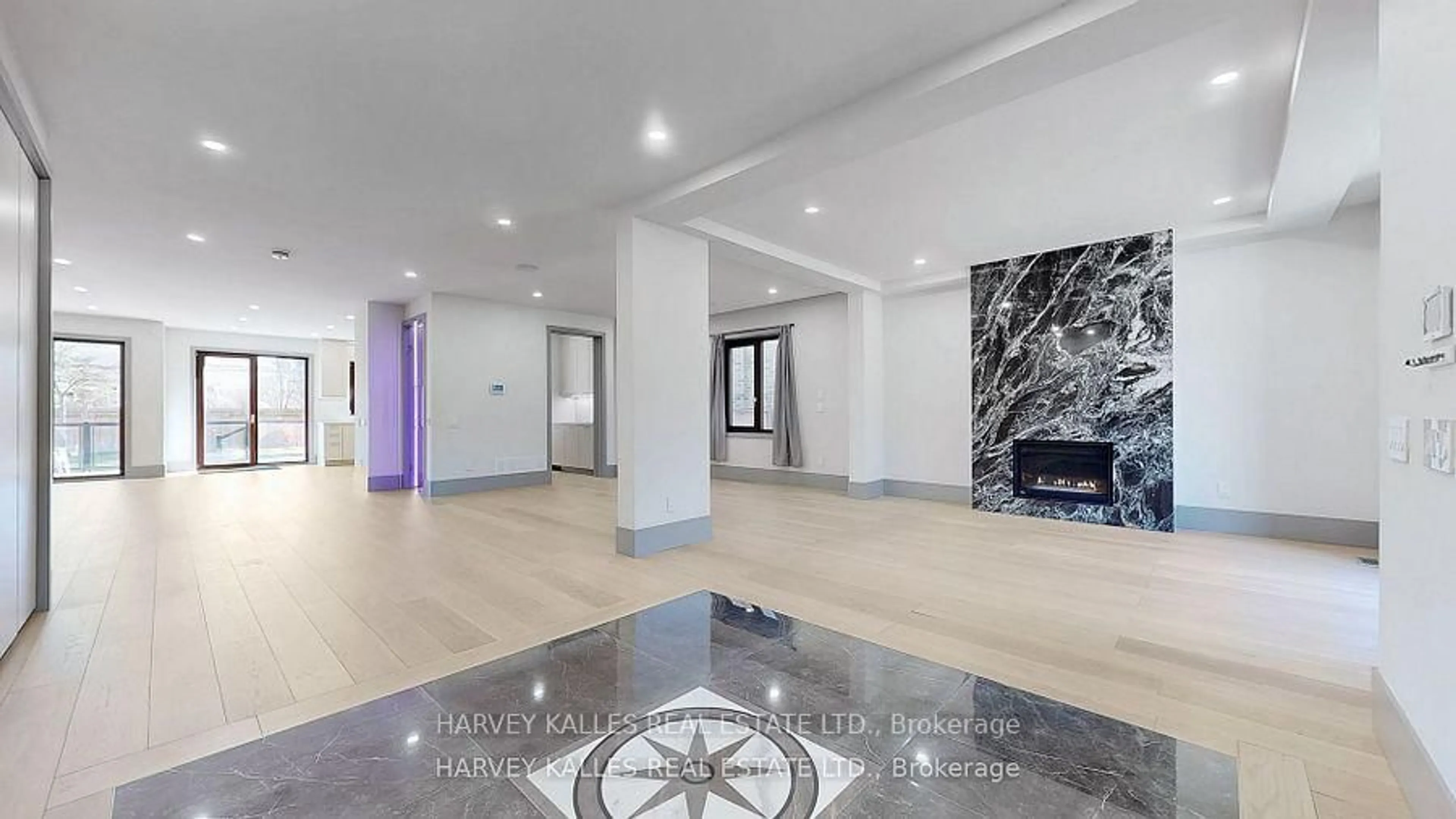 Lobby for 11 Dornfell St, Toronto Ontario M2R 2Y5