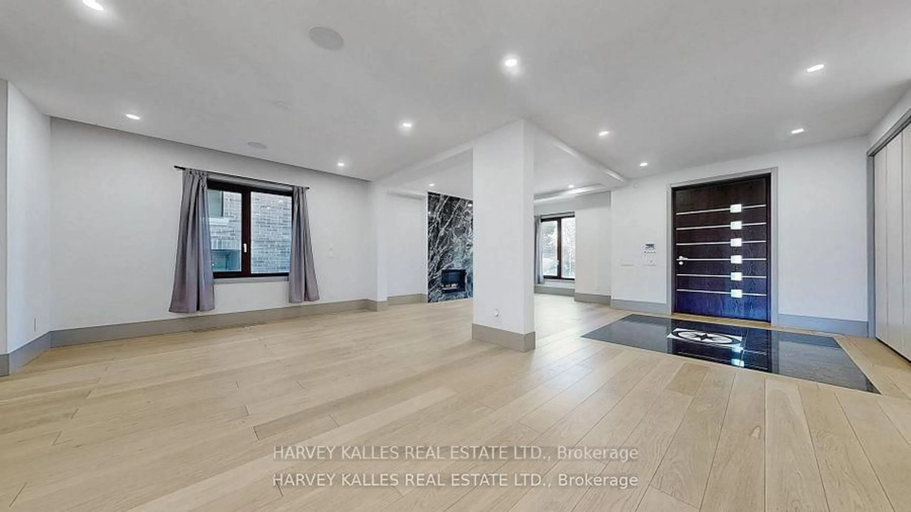 Indoor foyer for 11 Dornfell St, Toronto Ontario M2R 2Y5