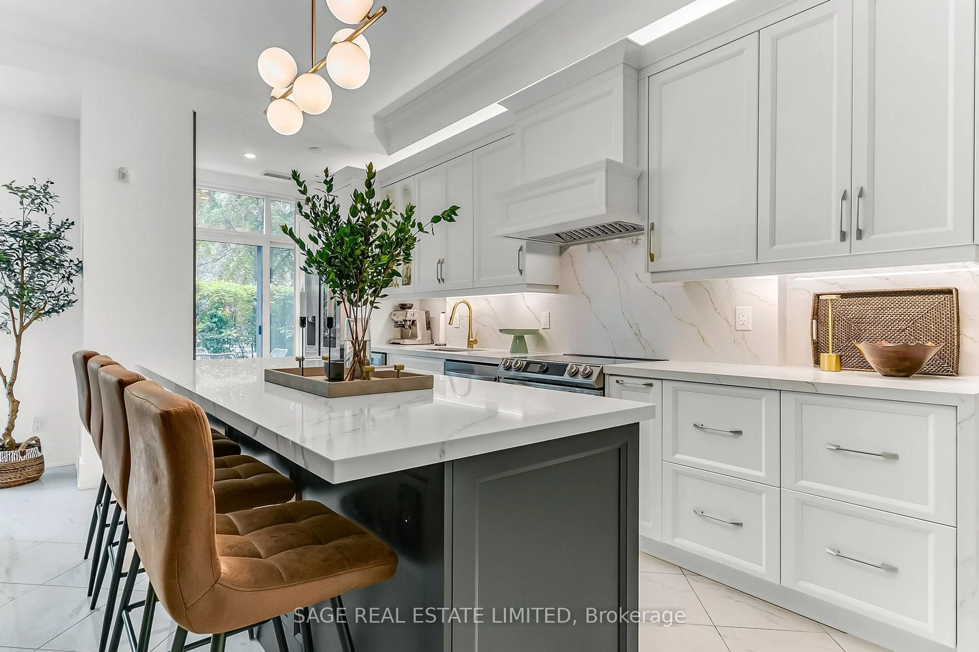 Open concept kitchen, ceramic/tile floor for 120 Homewood Ave #118, Toronto Ontario M4Y 2J3