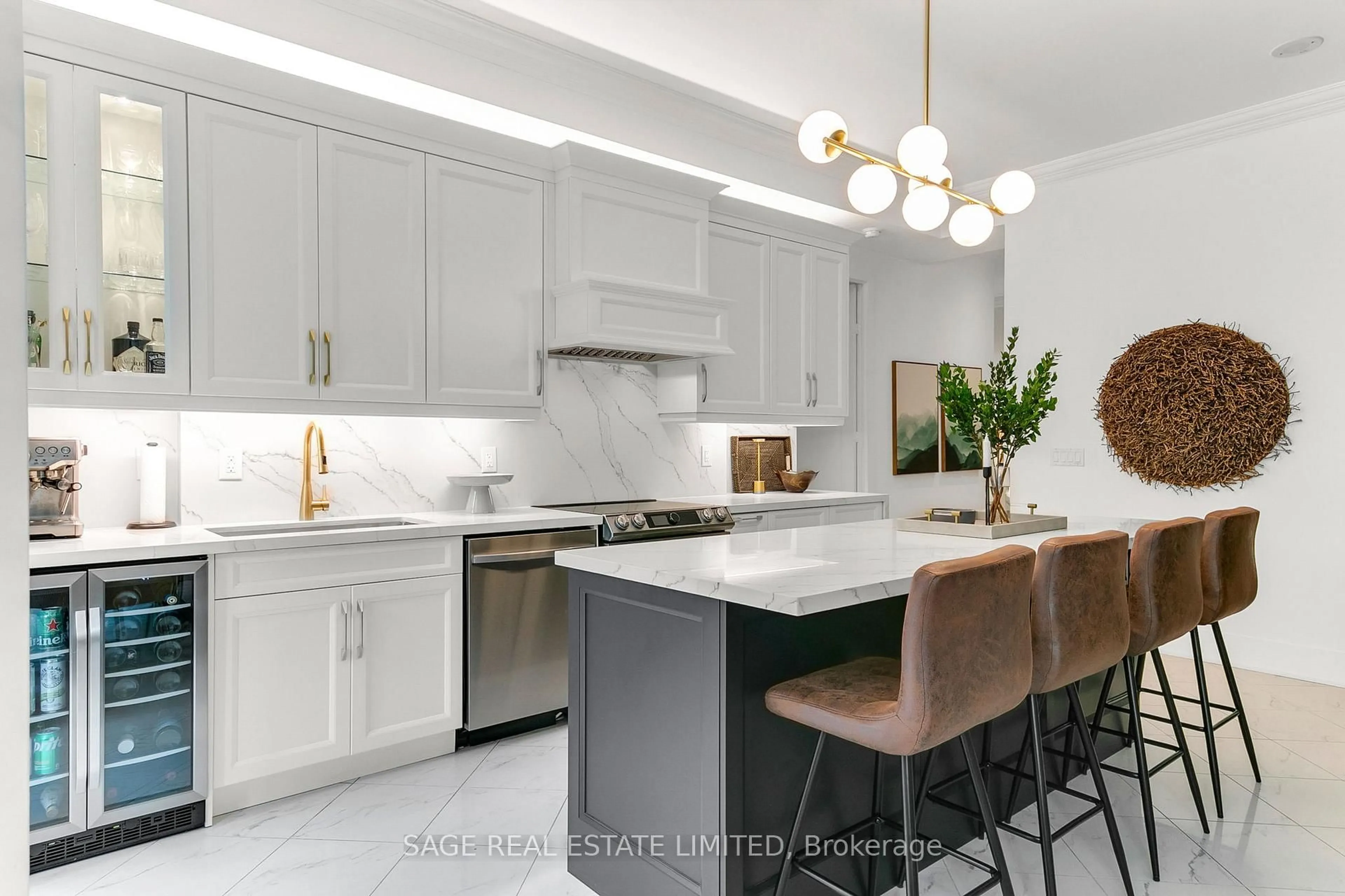 Open concept kitchen, ceramic/tile floor for 120 Homewood Ave #118, Toronto Ontario M4Y 2J3