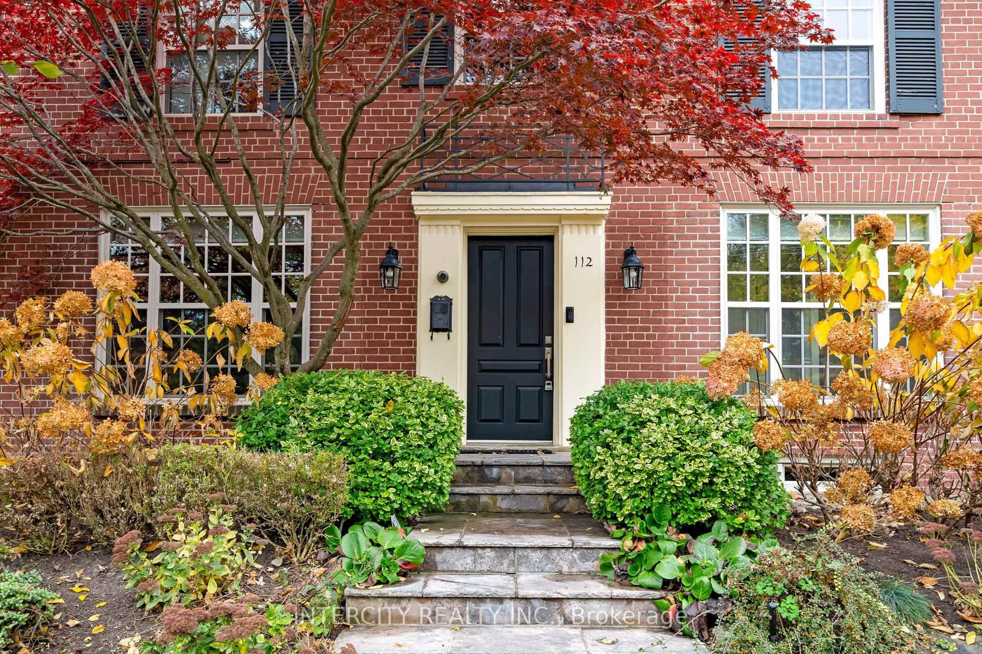 Home with brick exterior material, street for 112 Mason Blvd, Toronto Ontario M5M 3E3