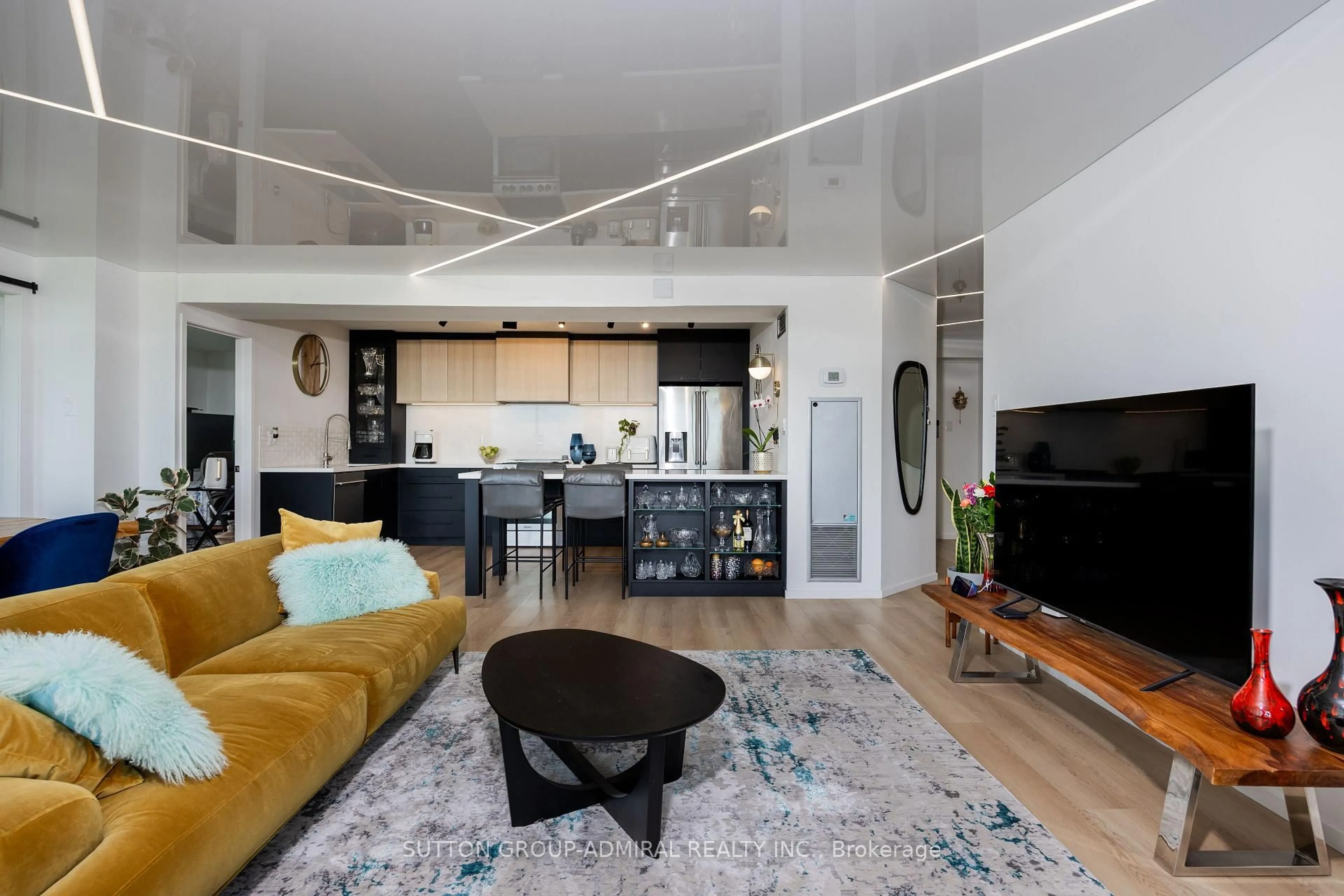 Living room with furniture, unknown for 131 Torresdale Ave #906, Toronto Ontario M2R 3T1