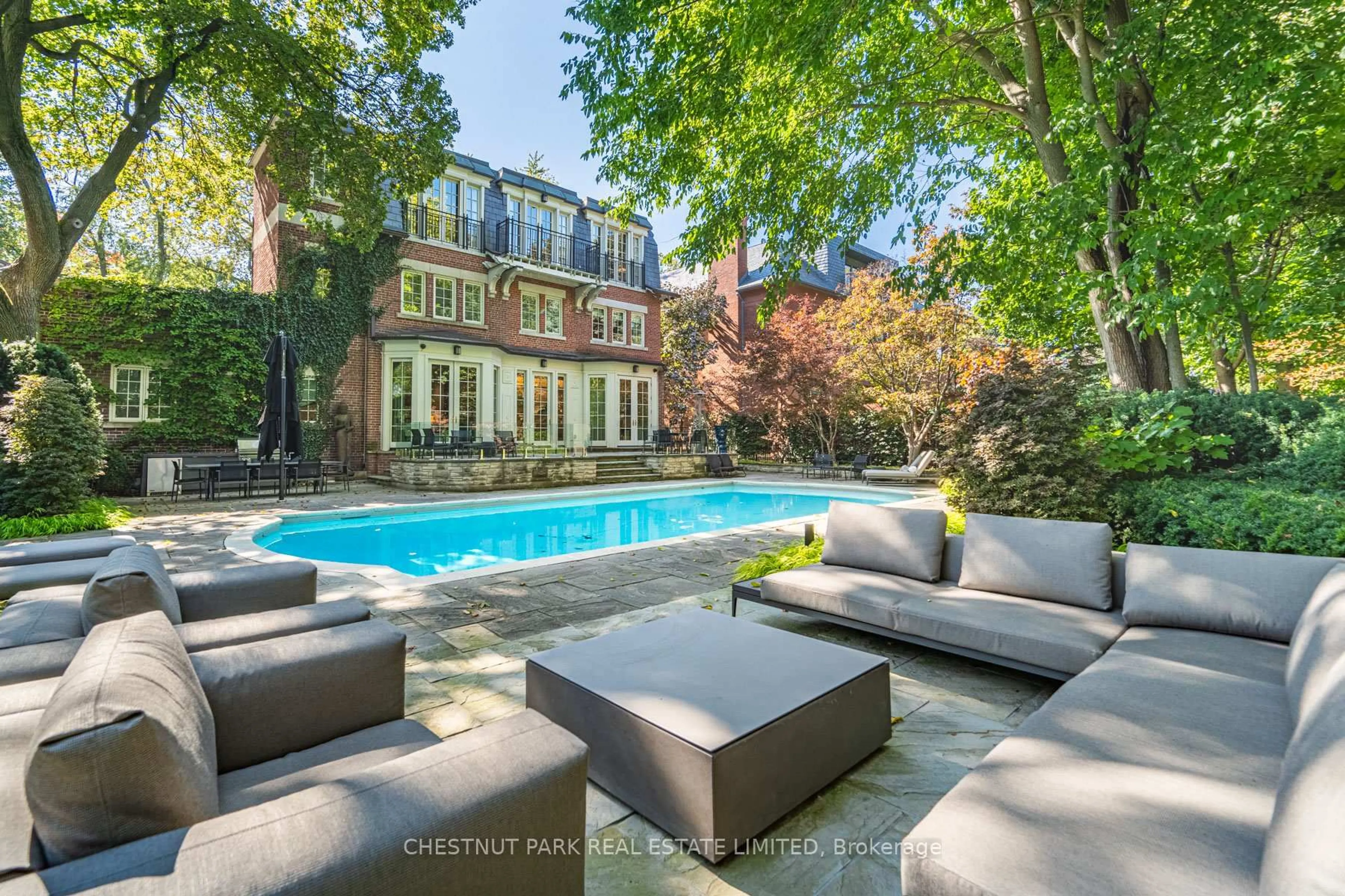 Patio, street for 82 Chestnut Park Rd, Toronto Ontario M4W 2R3