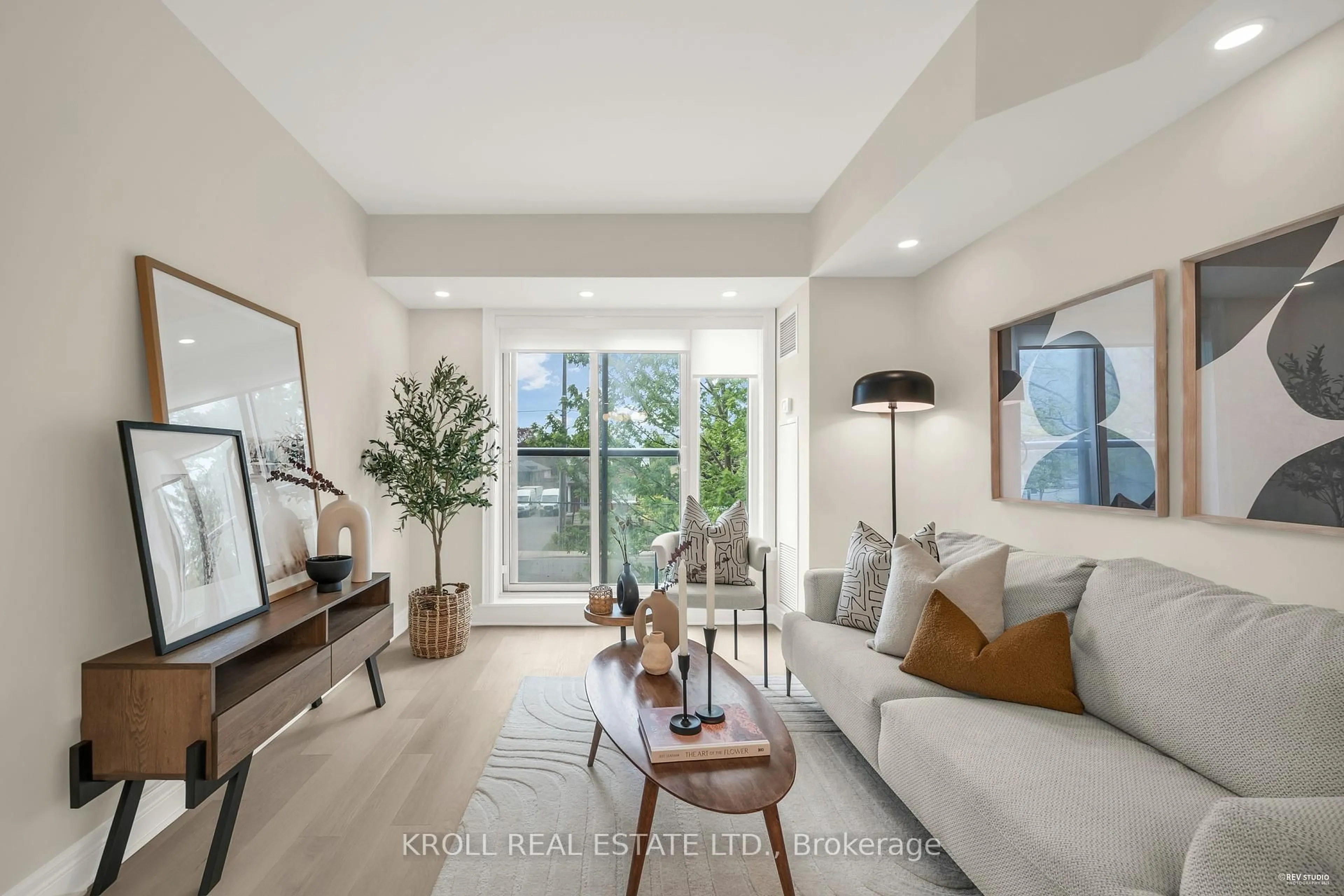 Living room with furniture, unknown for 701 Sheppard Ave #229, Toronto Ontario M3H 0B2