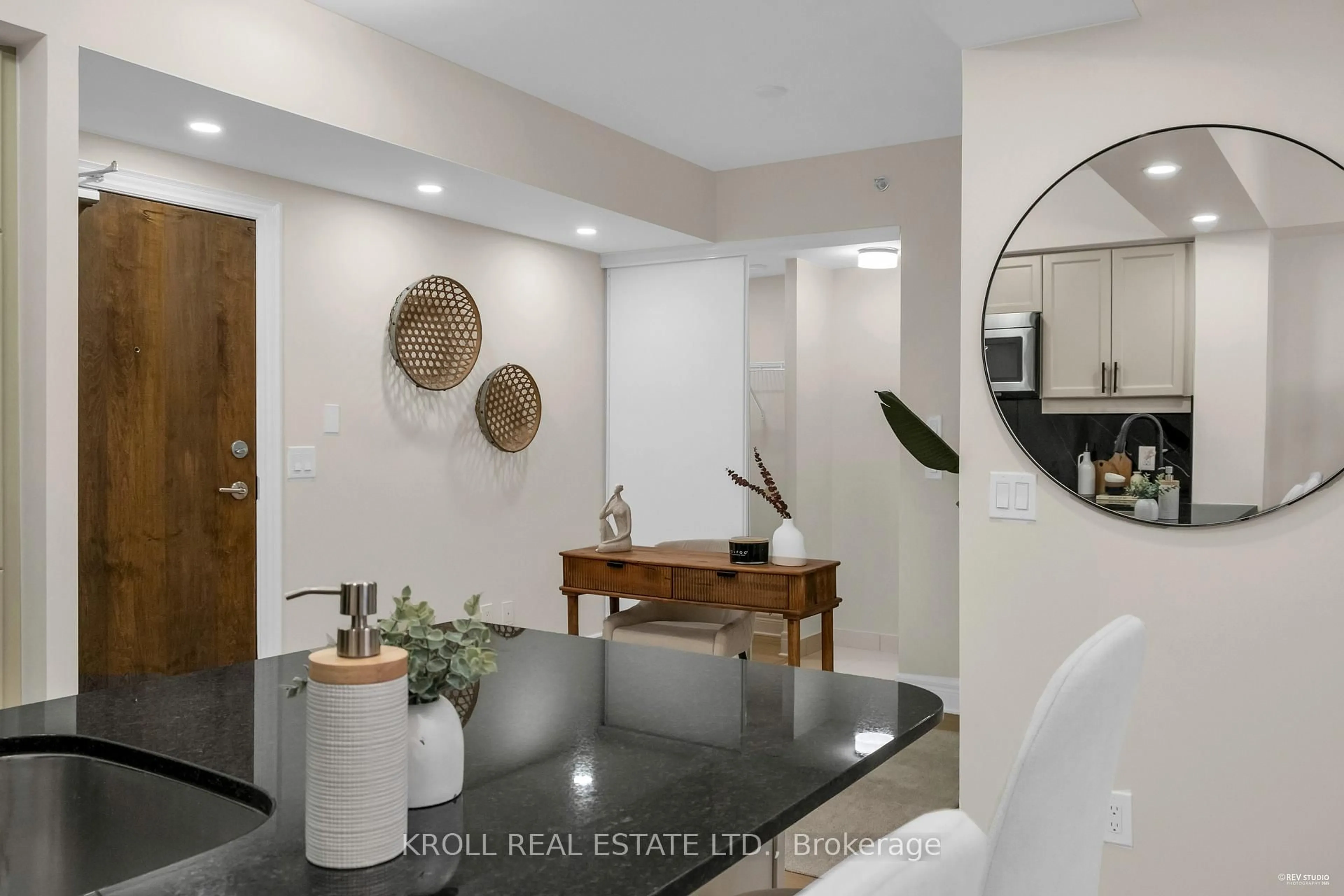 Unknown for 701 Sheppard Ave #229, Toronto Ontario M3H 0B2